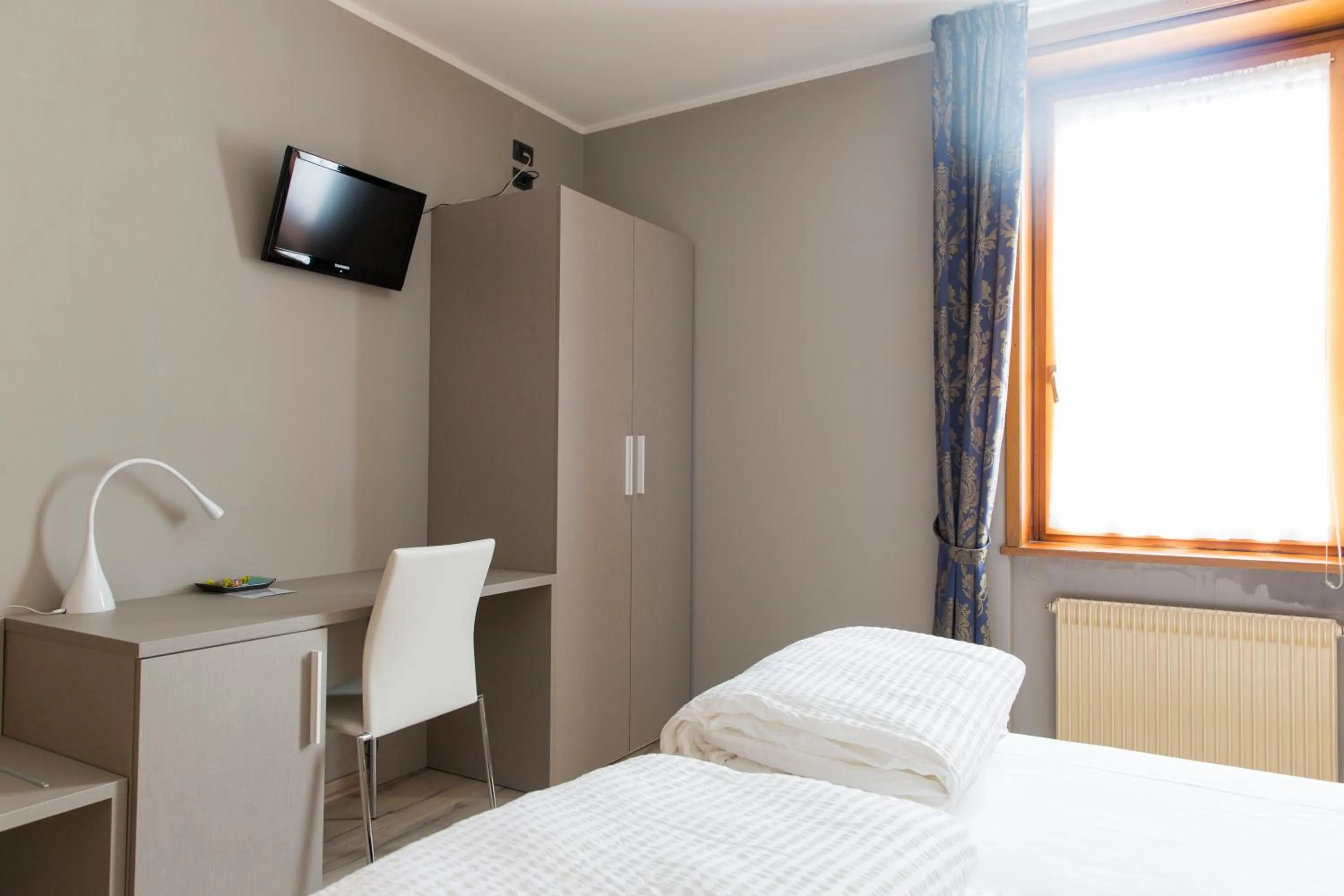 Bedroom, Bed in Albergo Montenegro