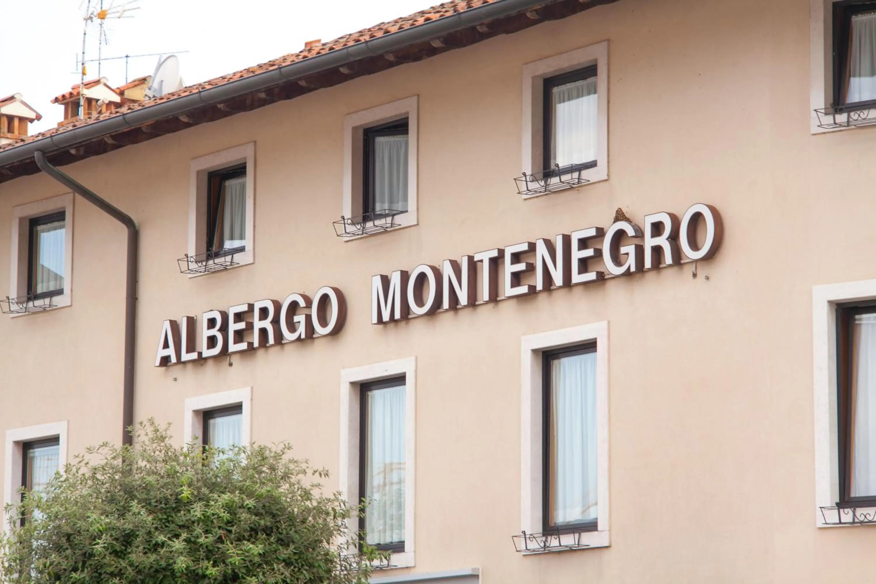Property building in Albergo Montenegro