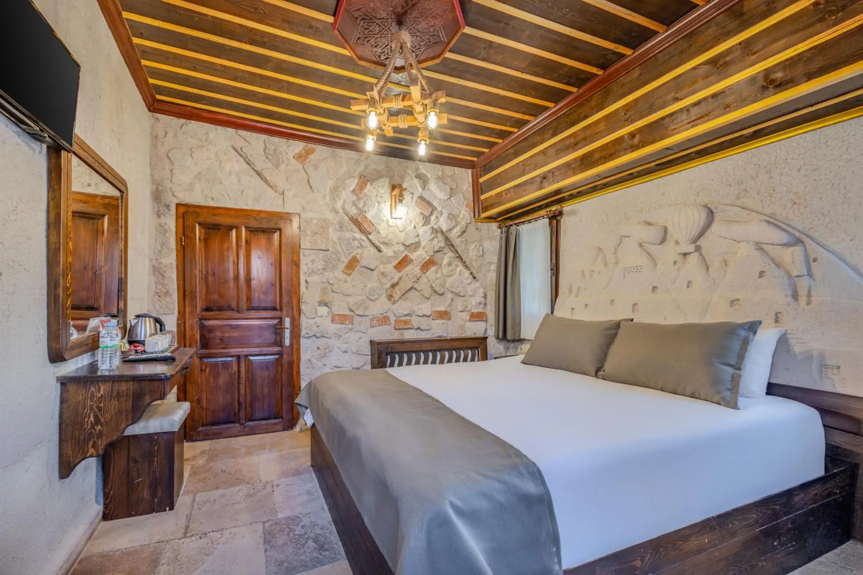 Standard Double Room in Castle Cave Hotel Standard Double Room in Castle Cave Hotel