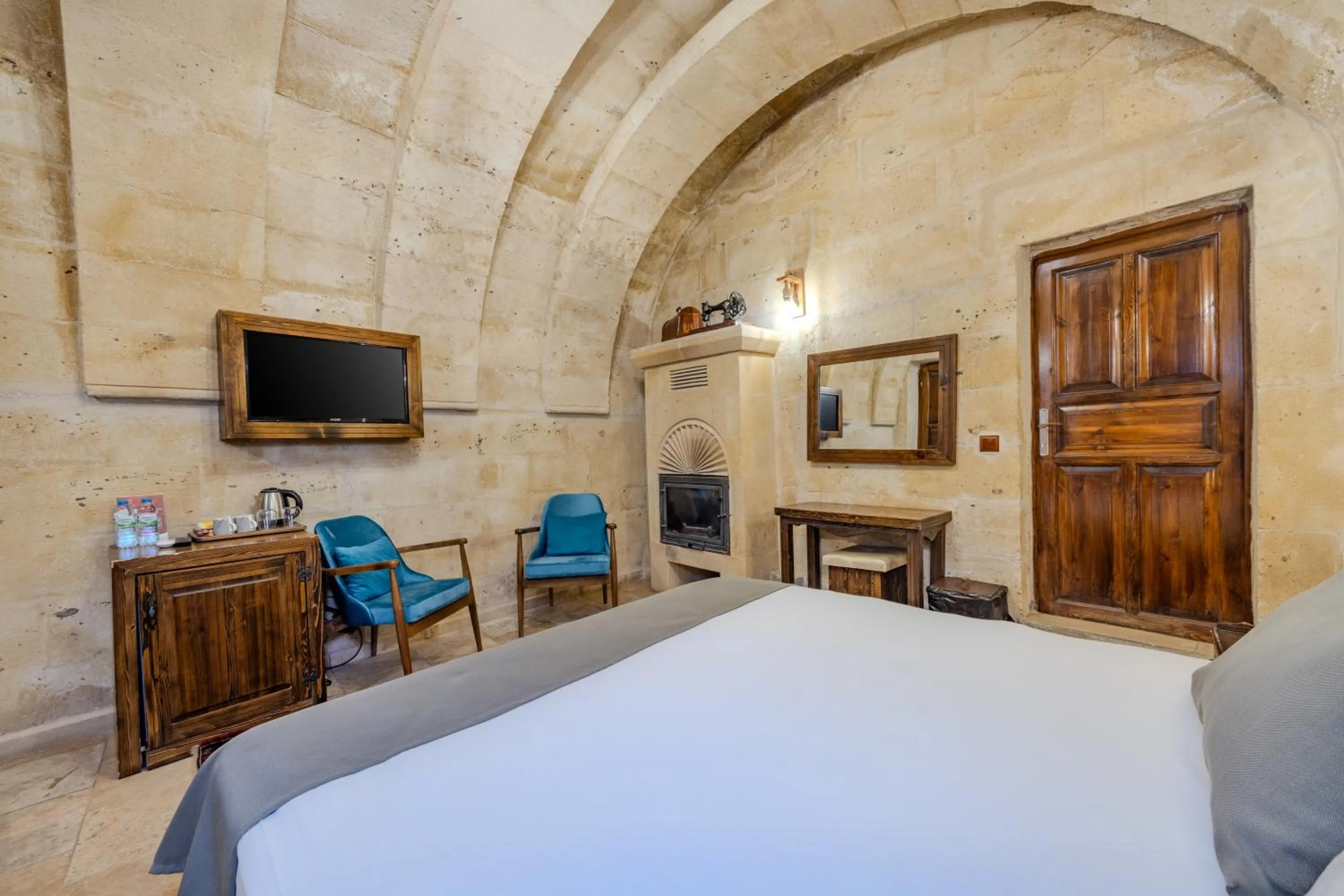 Bed in Castle Cave Hotel