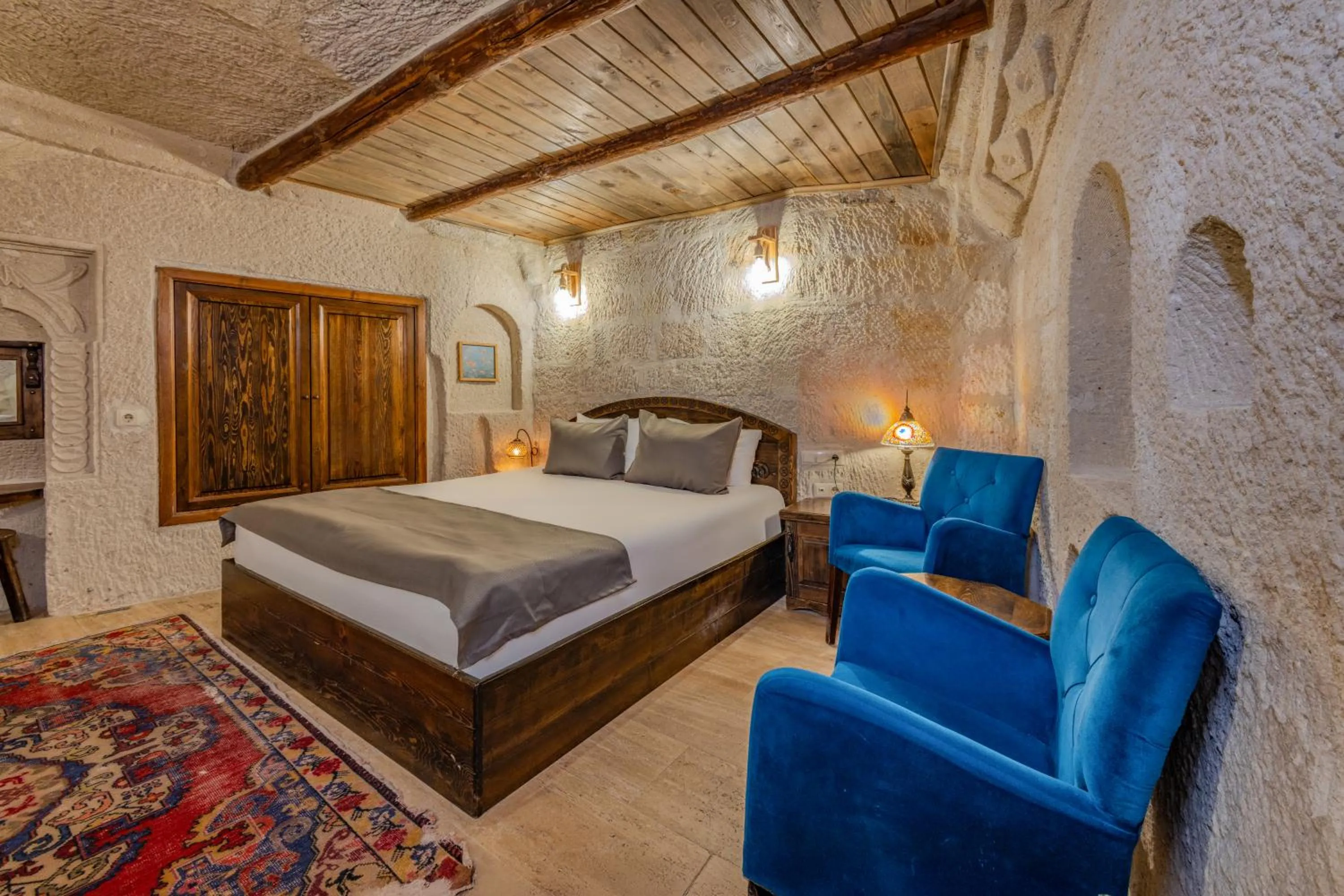Bed in Castle Cave Hotel