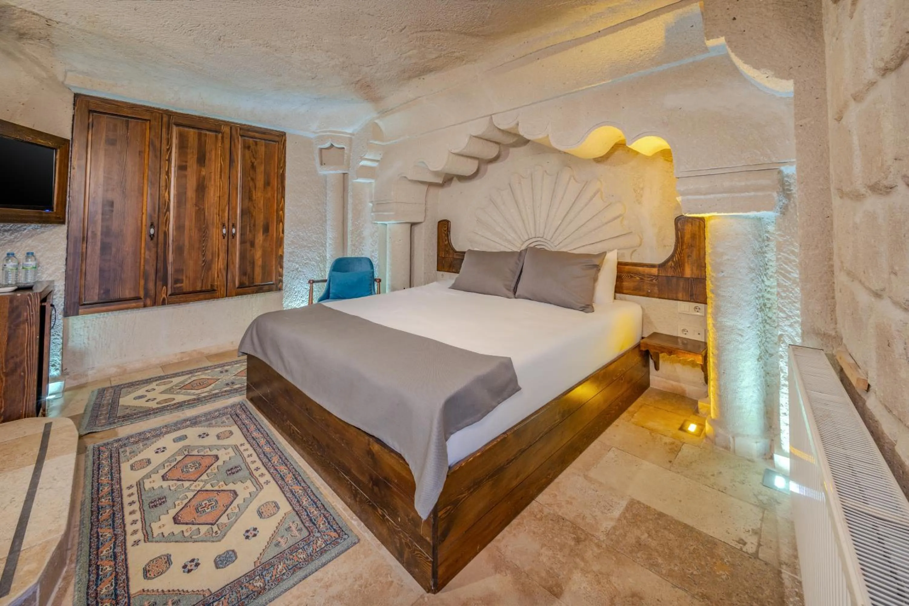 Bed in Castle Cave Hotel