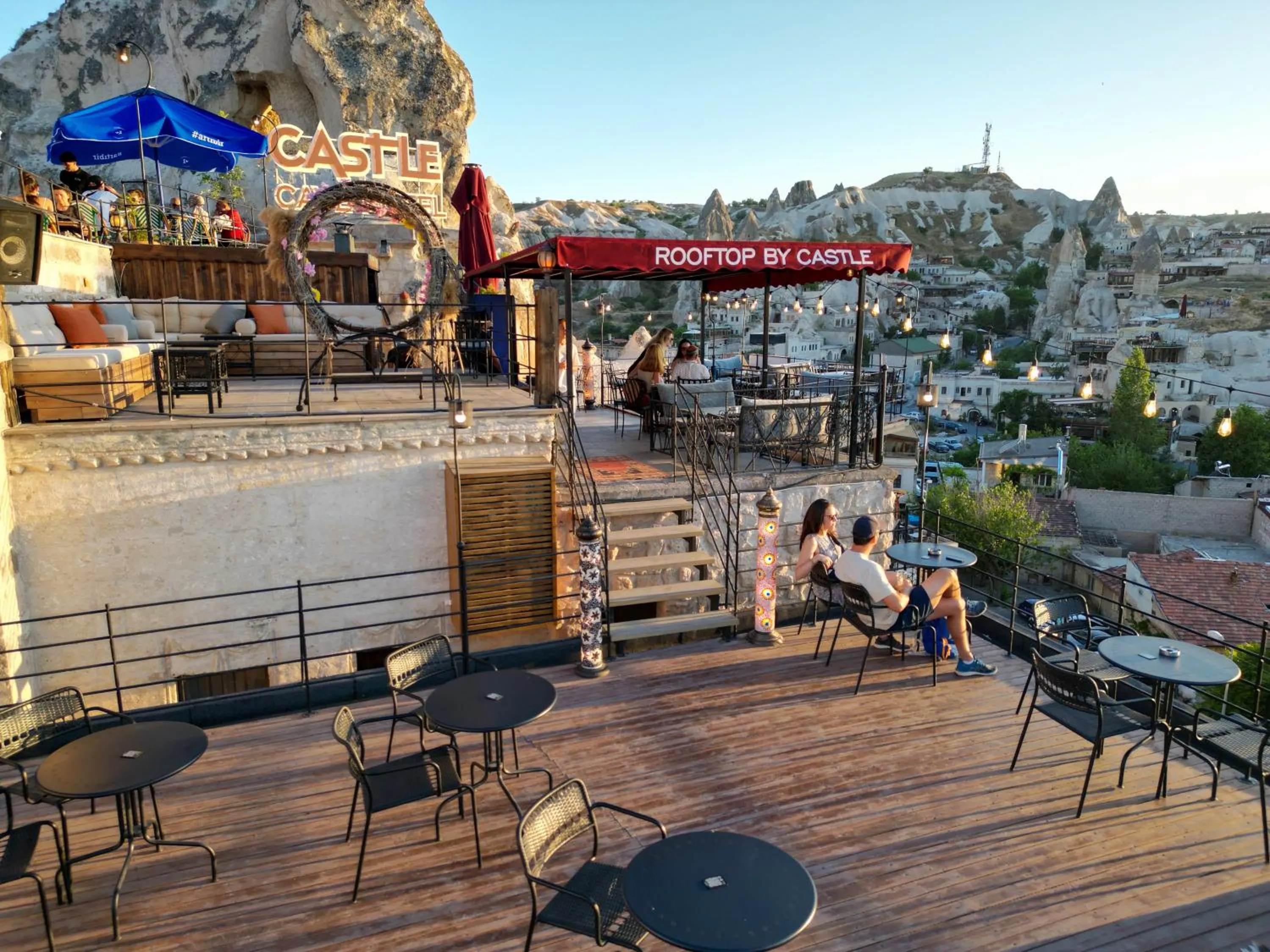 Restaurant/places to eat in Castle Cave Hotel