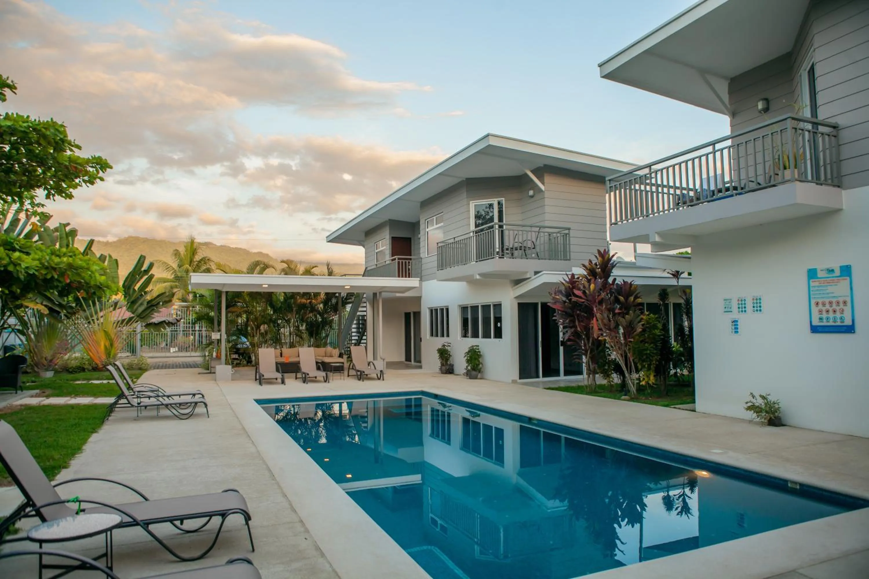Swimming pool in Uvita Paradise