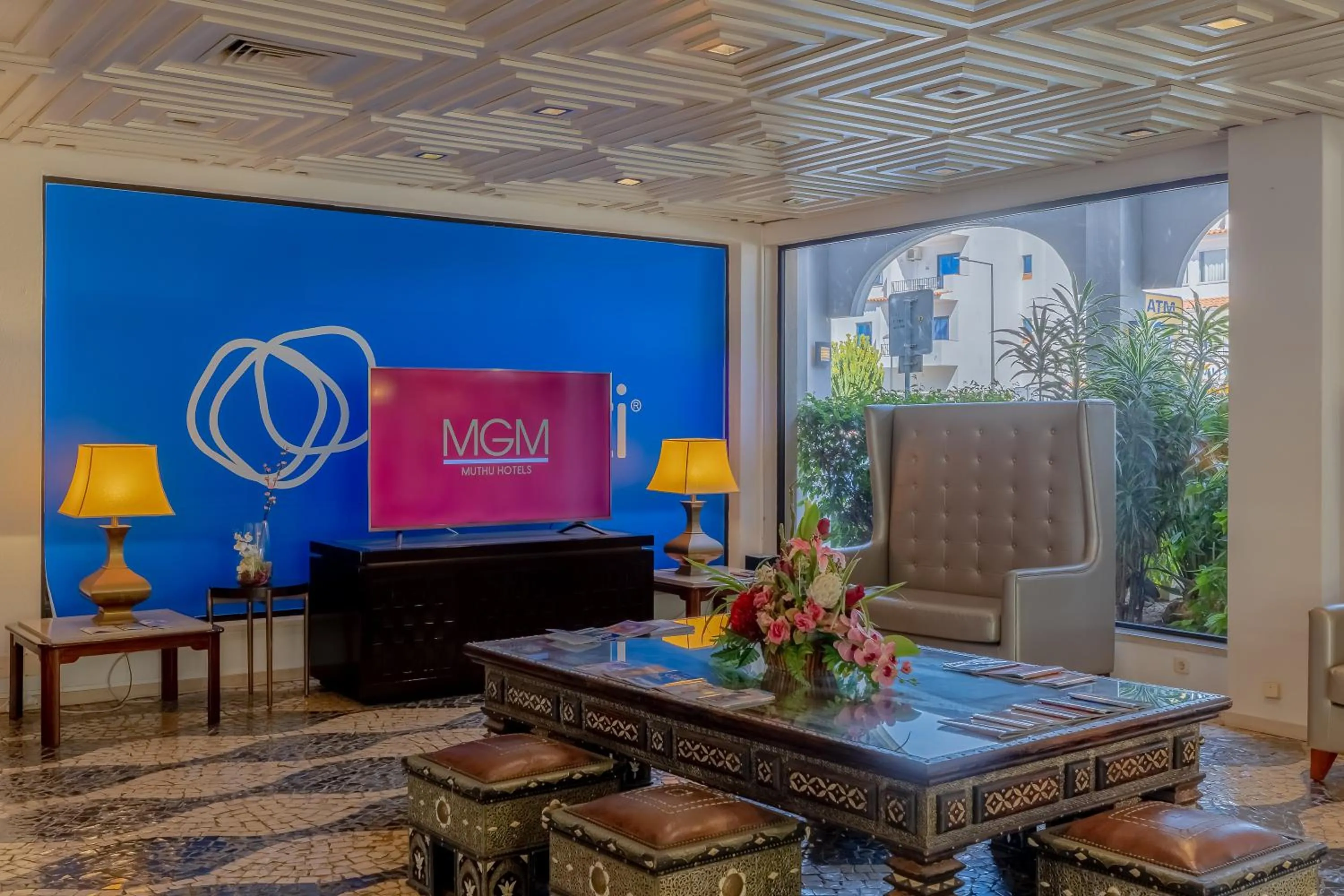 Lobby or reception in Muthu Oura Praia Hotel