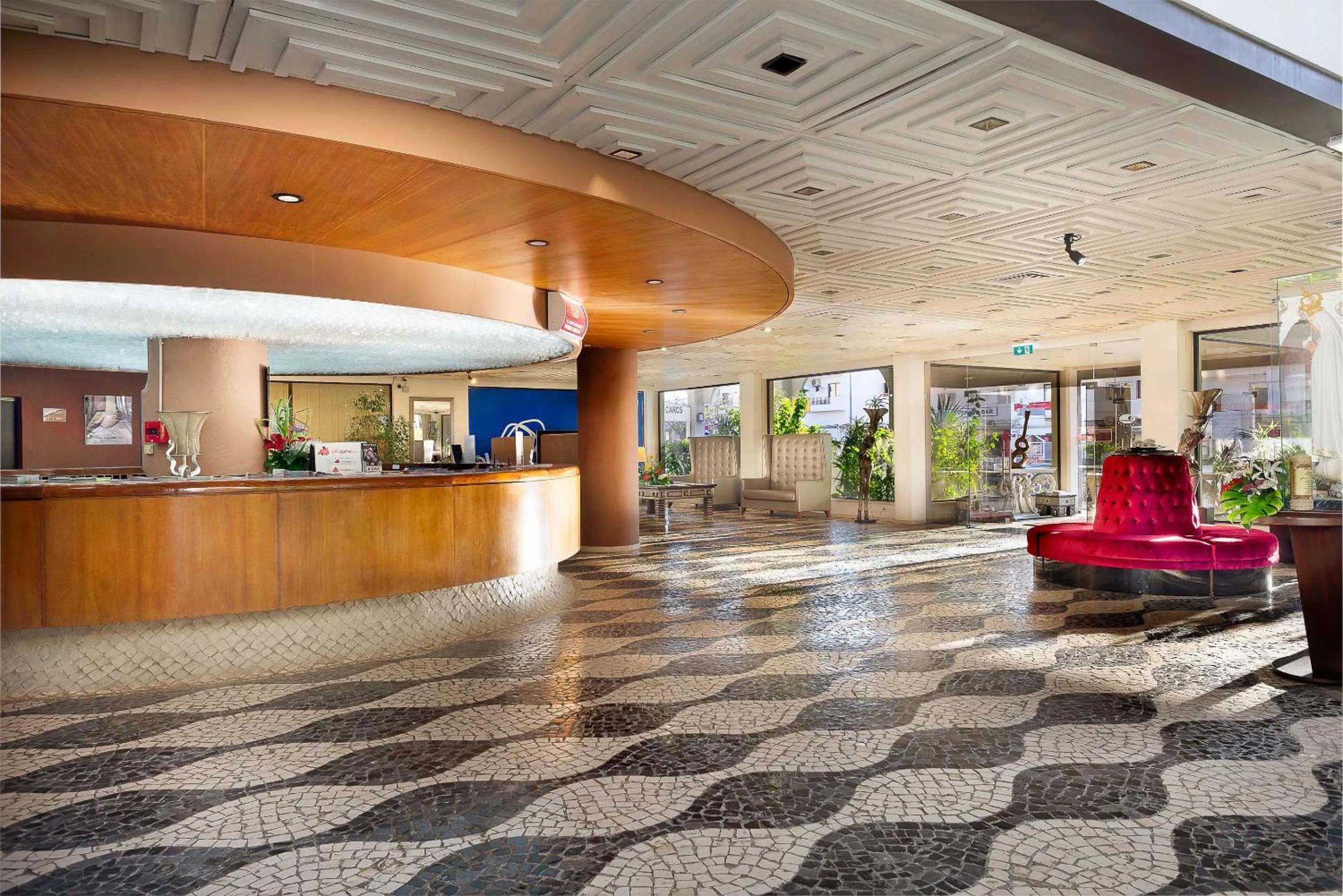 Lobby or reception in Muthu Oura Praia Hotel
