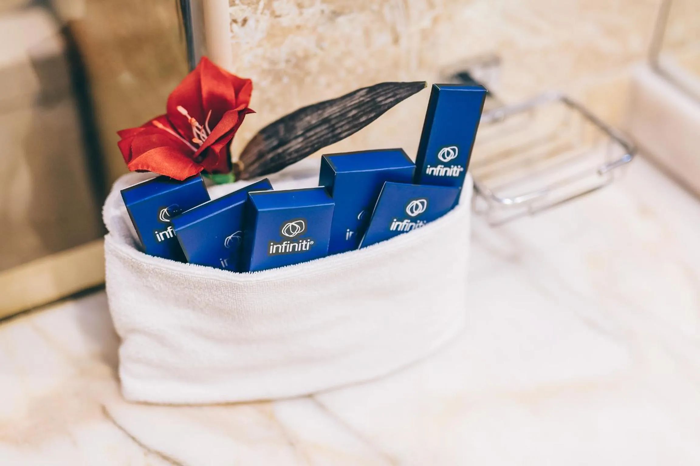 Bathroom in Muthu Oura Praia Hotel