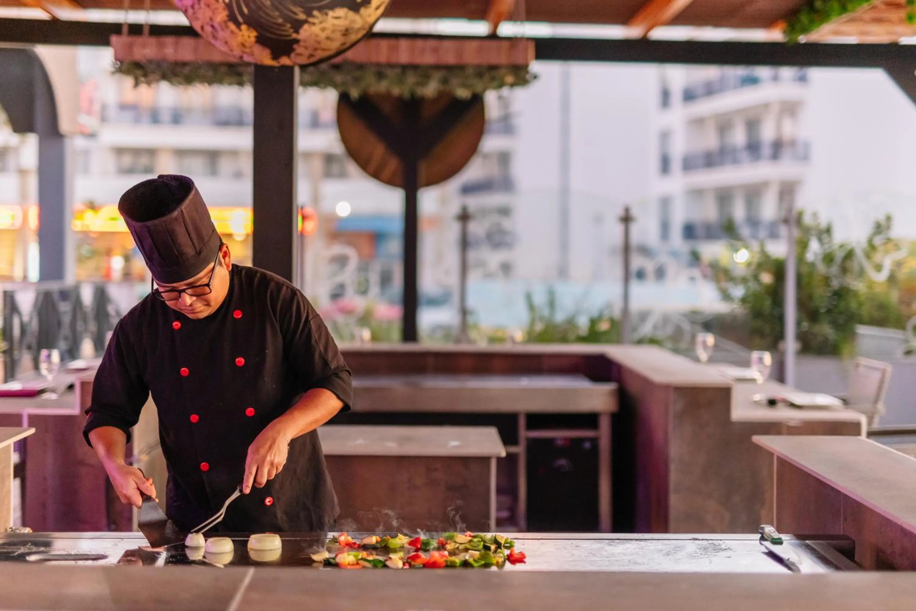 Restaurant/places to eat in Muthu Oura Praia Hotel