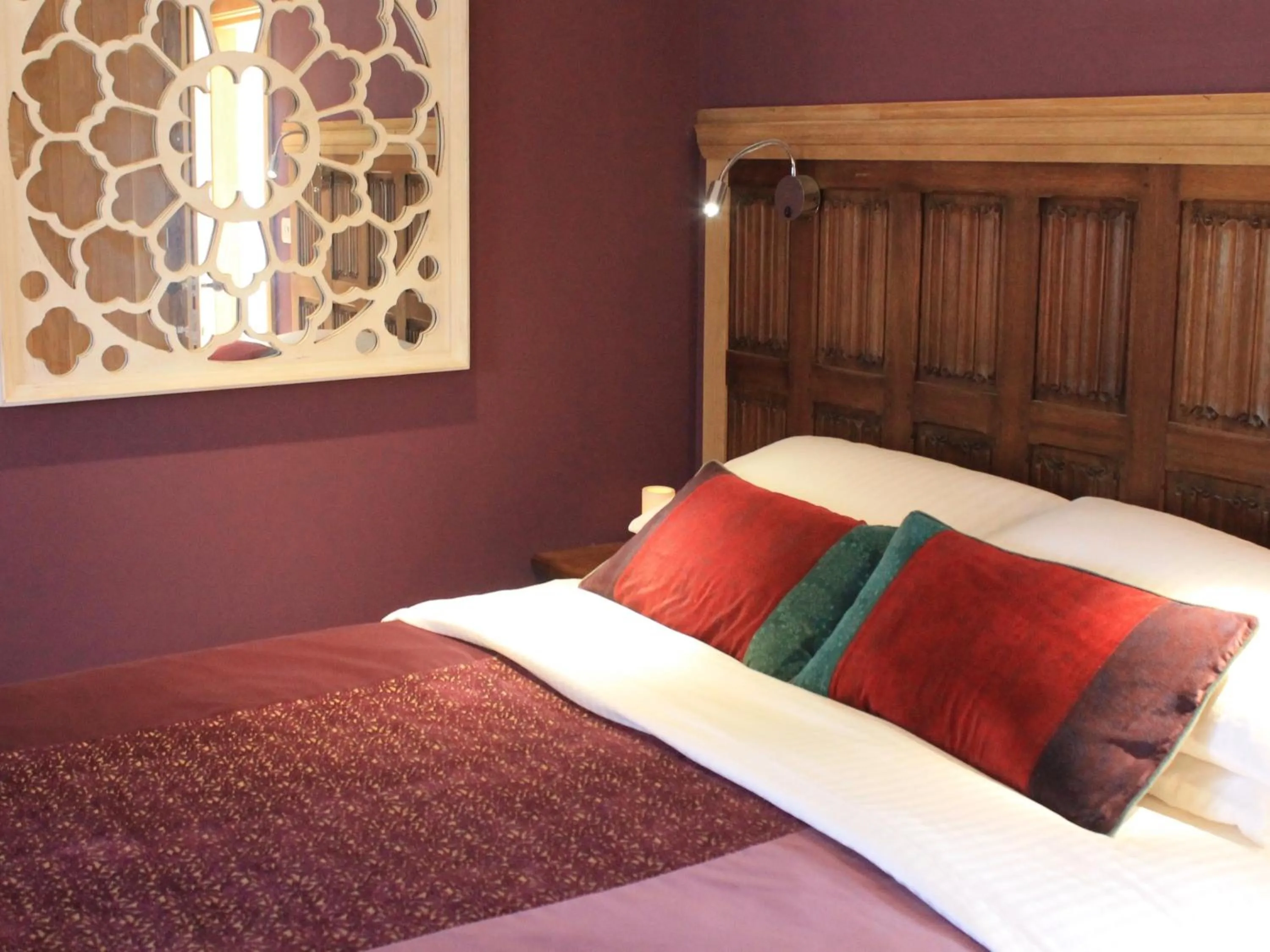 Bedroom, Bed in The Lodge at Hemingford Grey House