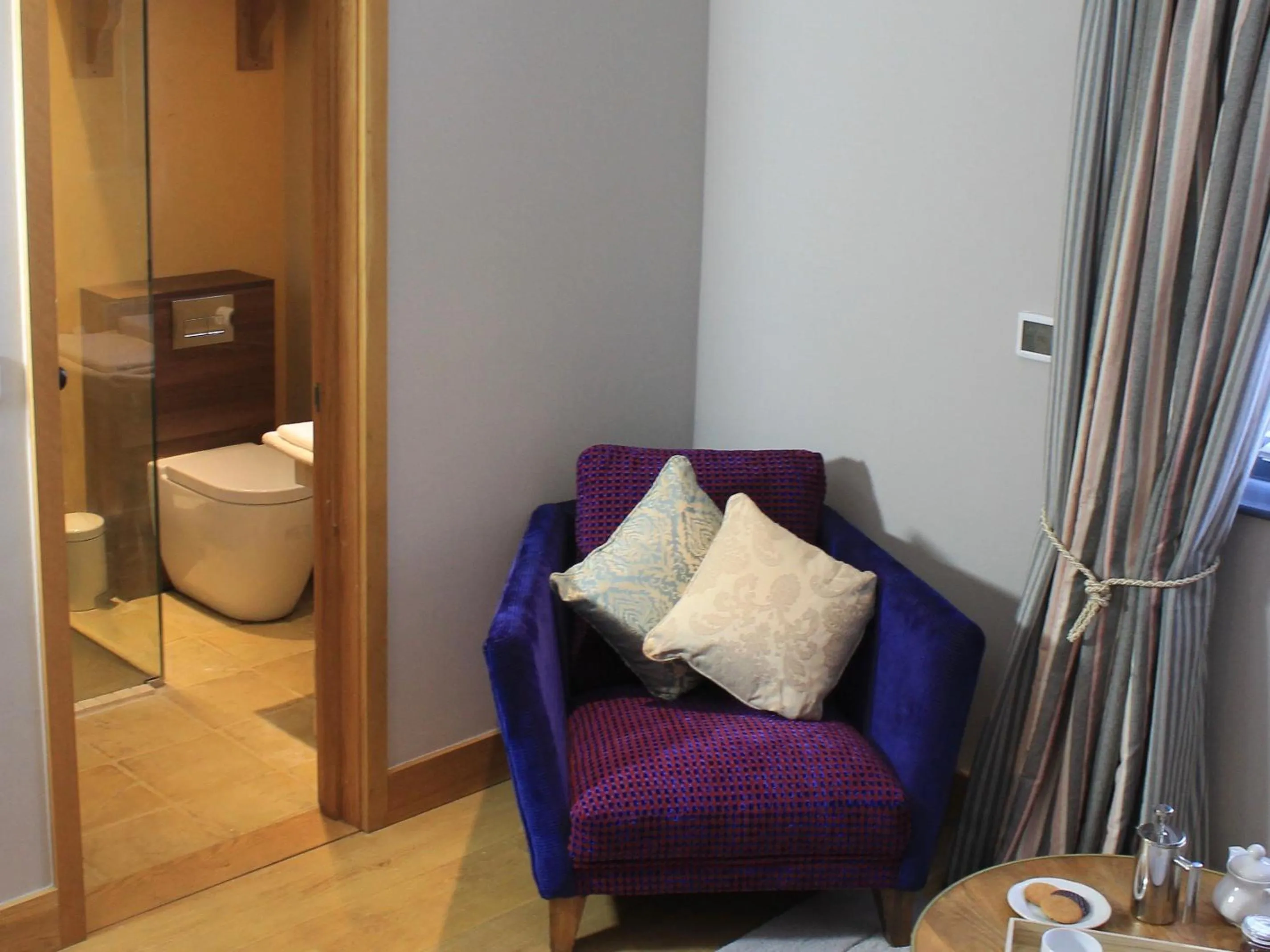 Bathroom in The Lodge at Hemingford Grey House