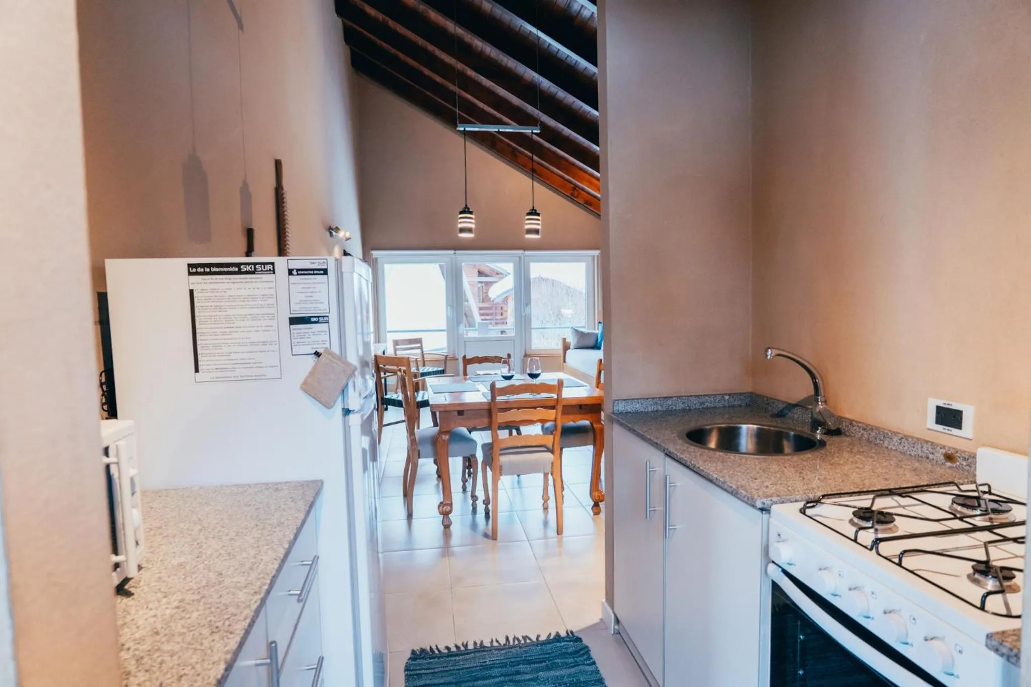 Kitchen or kitchenette in Ski Sur Apartments