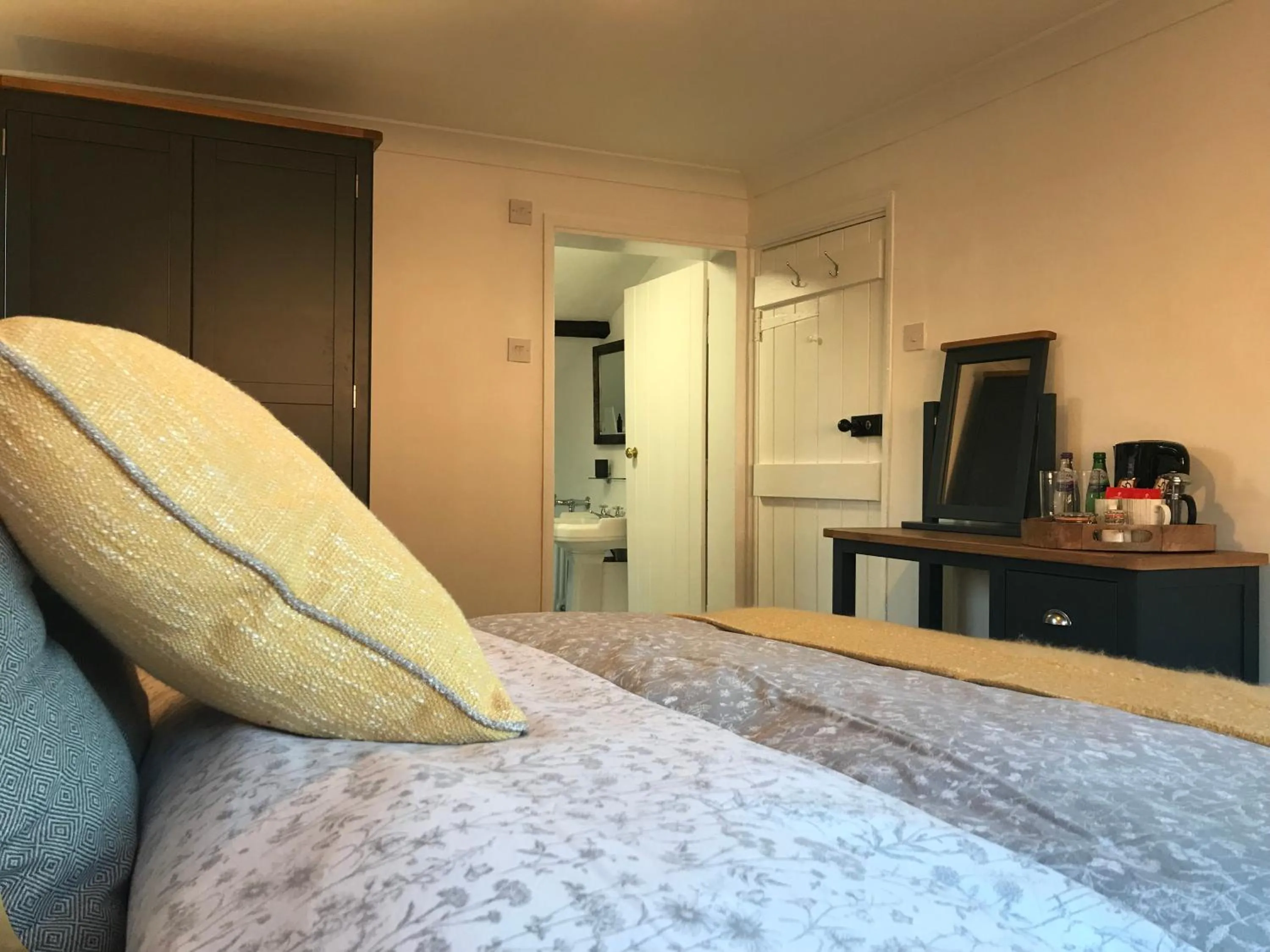 Bed in Ye Olde Saddlery B&B