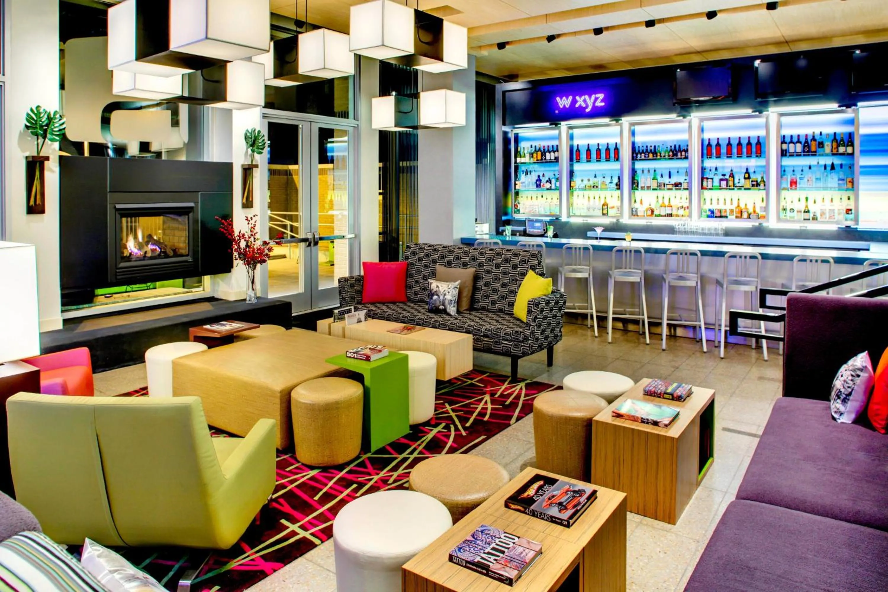 Lounge or bar in Aloft Austin at The Domain
