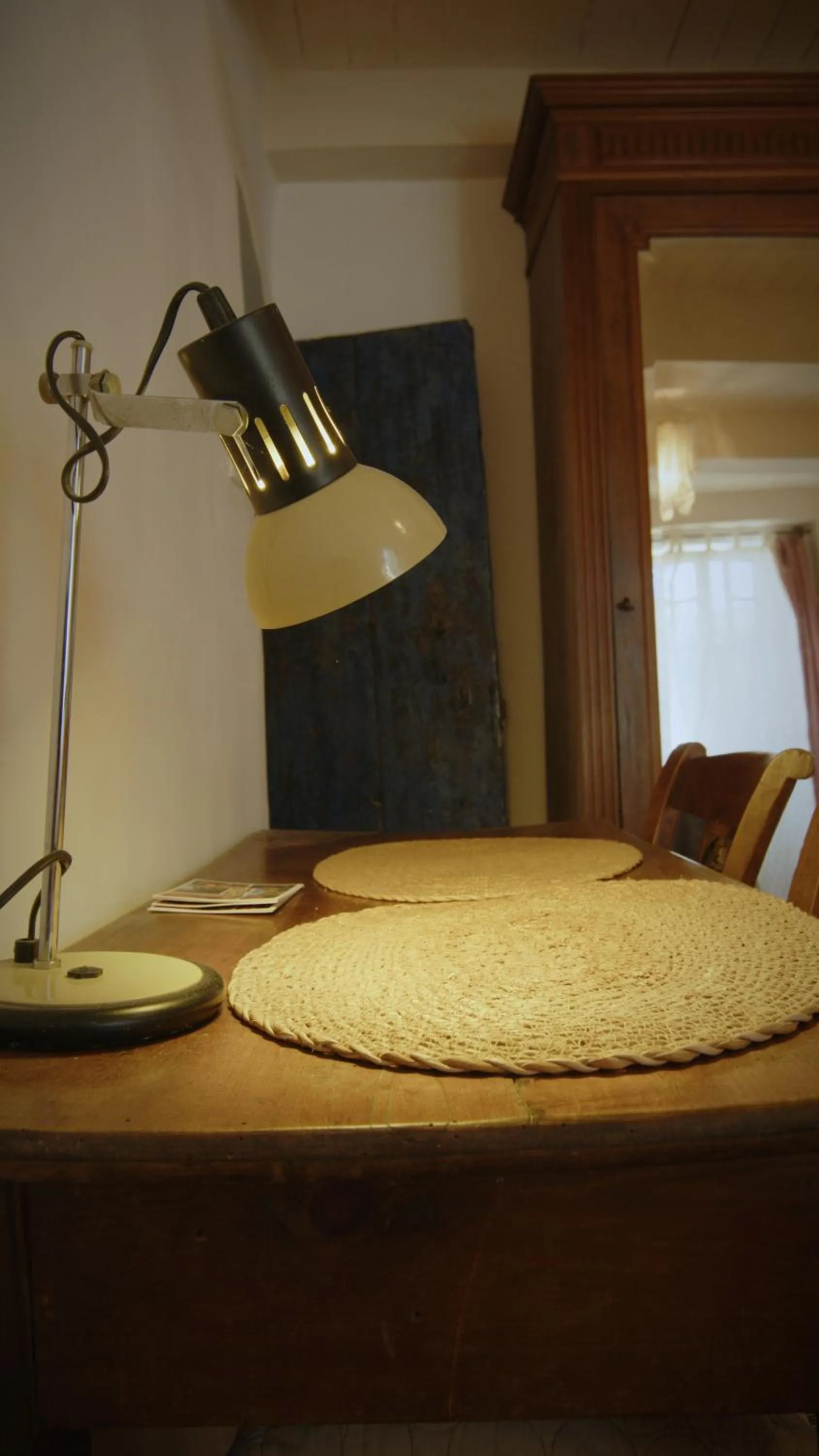 Seating area, Bed in Les chambres d'Elise
