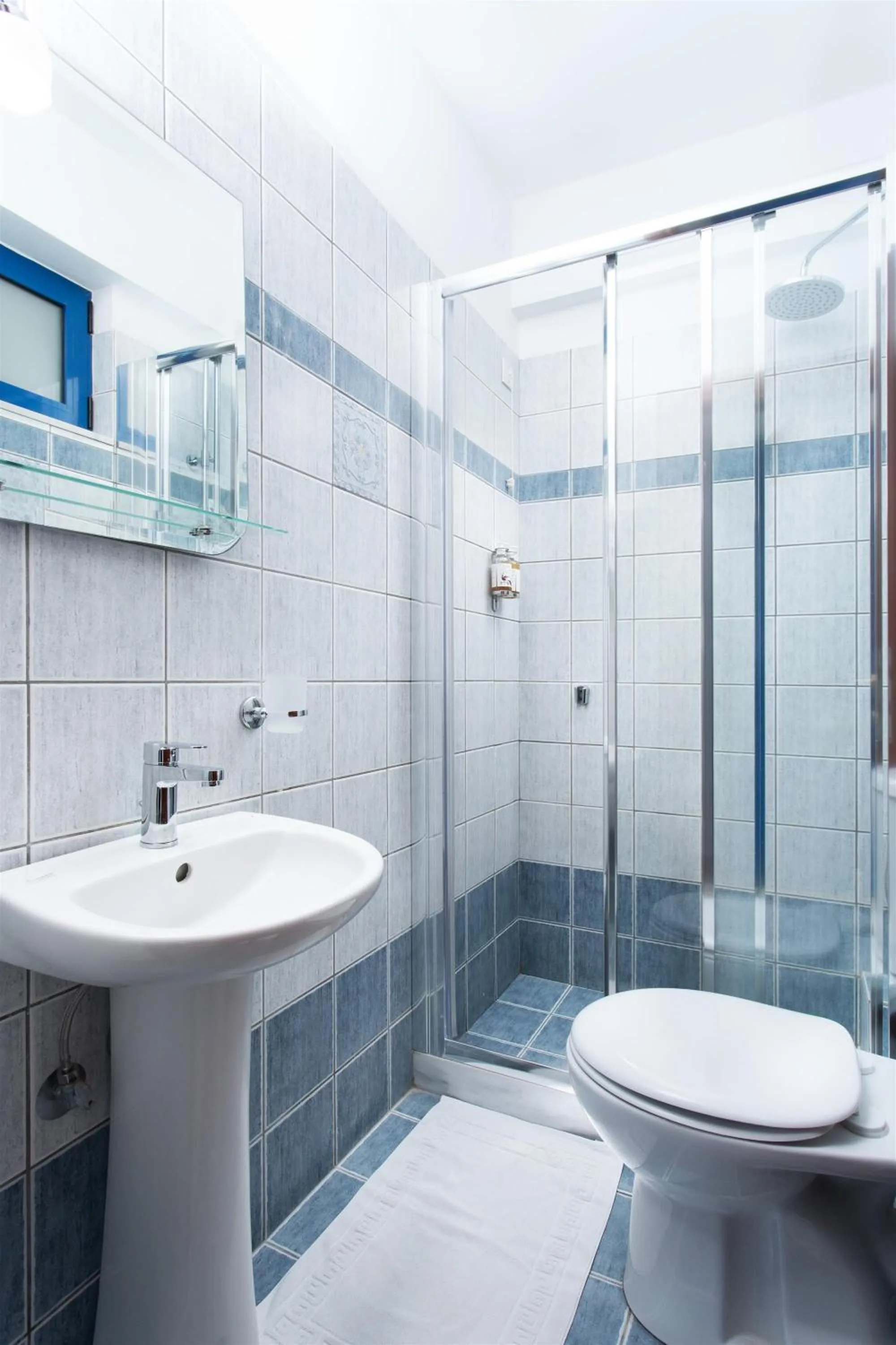 Bathroom in Venti Seaside Adult Hotel