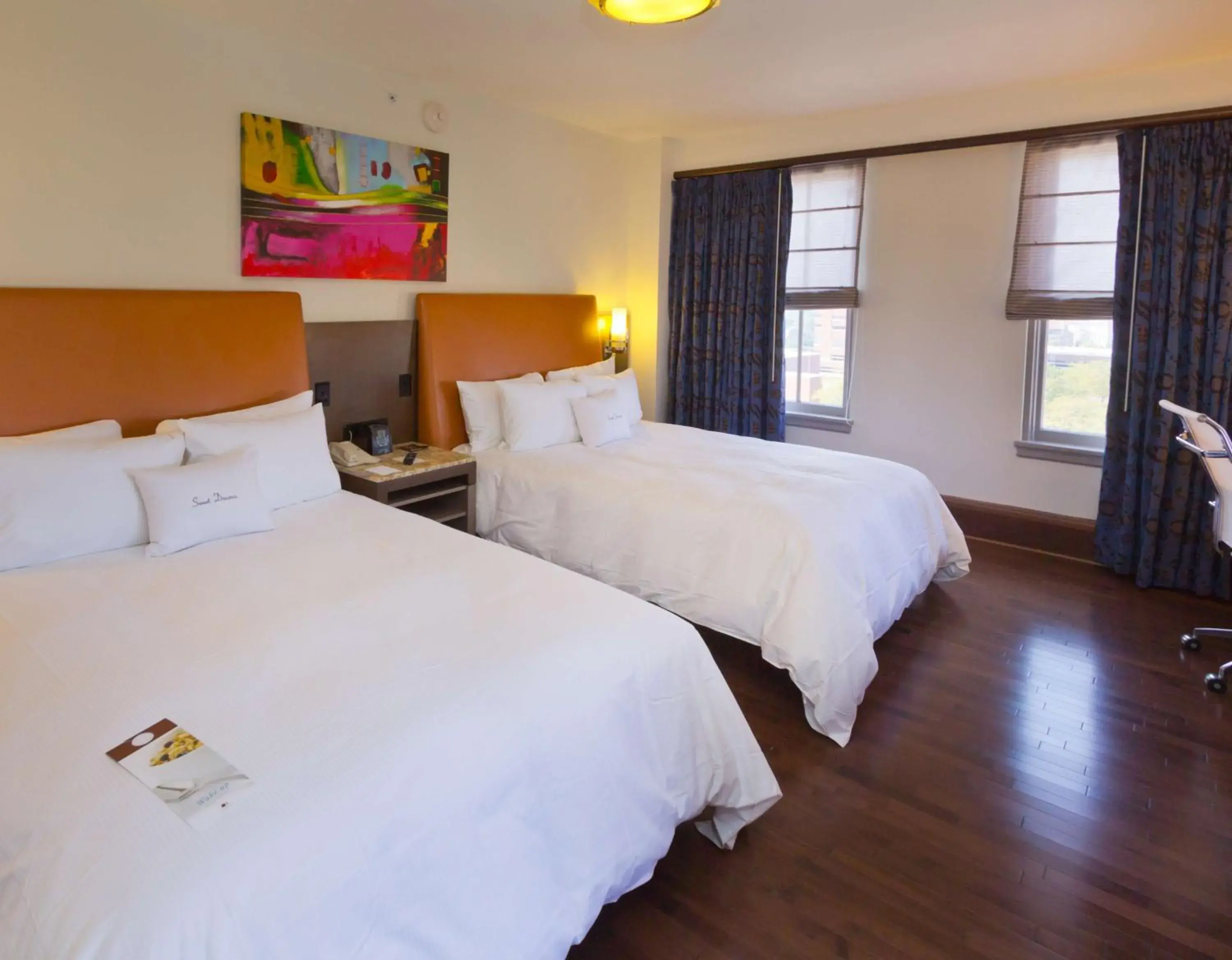 Queen Room with Two Queen Beds in The Tudor Arms Hotel Cleveland - a DoubleTree by Hilton Queen Room with Two Queen Beds in The Tudor Arms Hotel Cleveland - a DoubleTree by Hilton