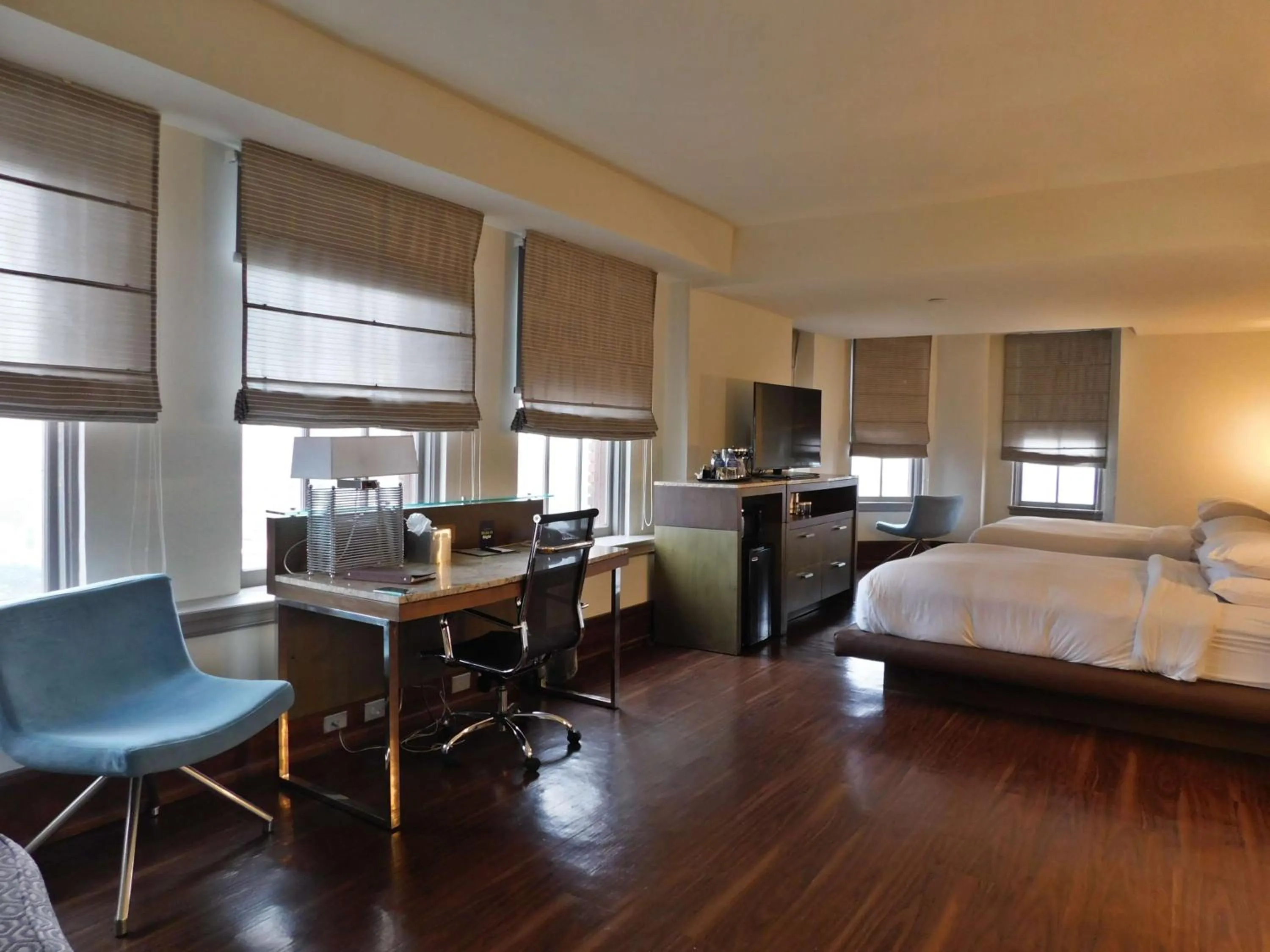 Bed in The Tudor Arms Hotel Cleveland - a DoubleTree by Hilton