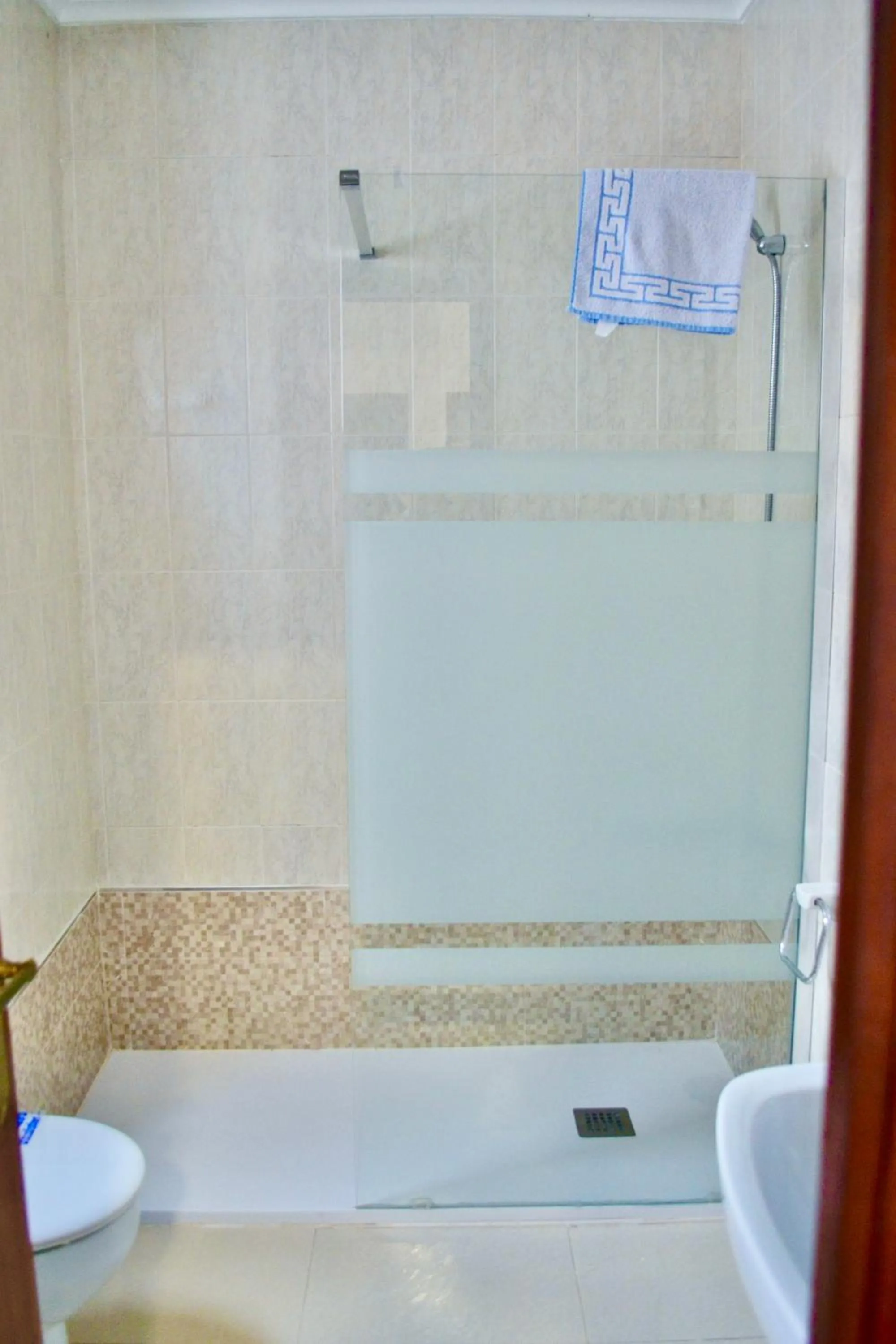 Shower in Hotel Bennington