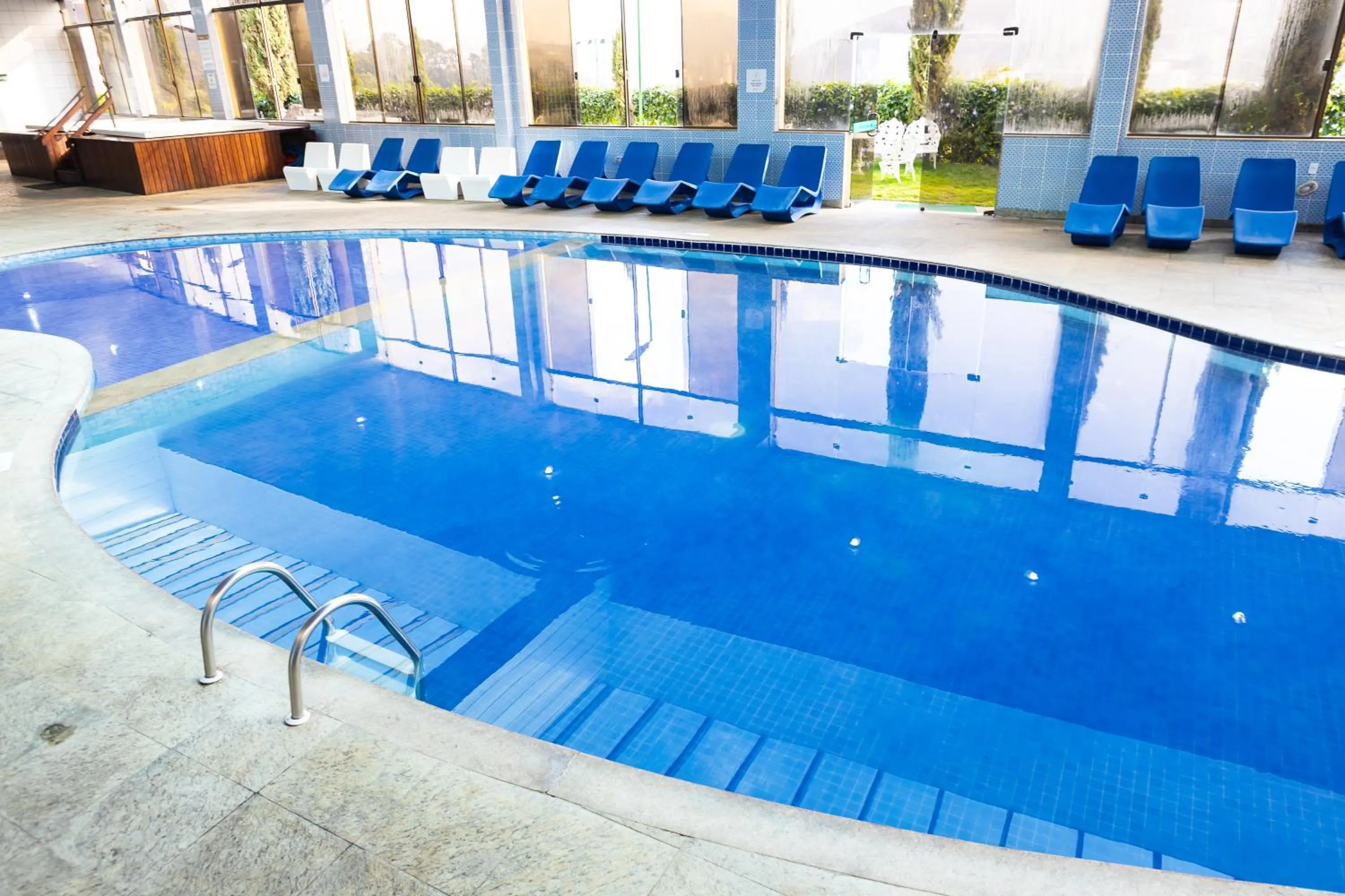 Swimming pool in Hotel Golden Park All Inclusive Poços de Caldas By Nacional Inn