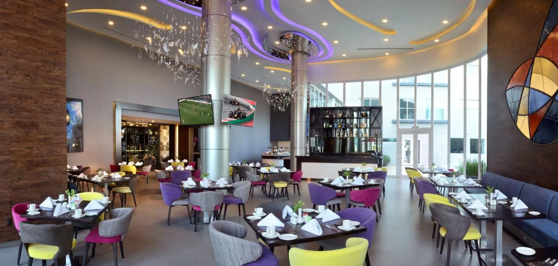 Restaurant/places to eat in HS HOTSSON Smart León Centro Max