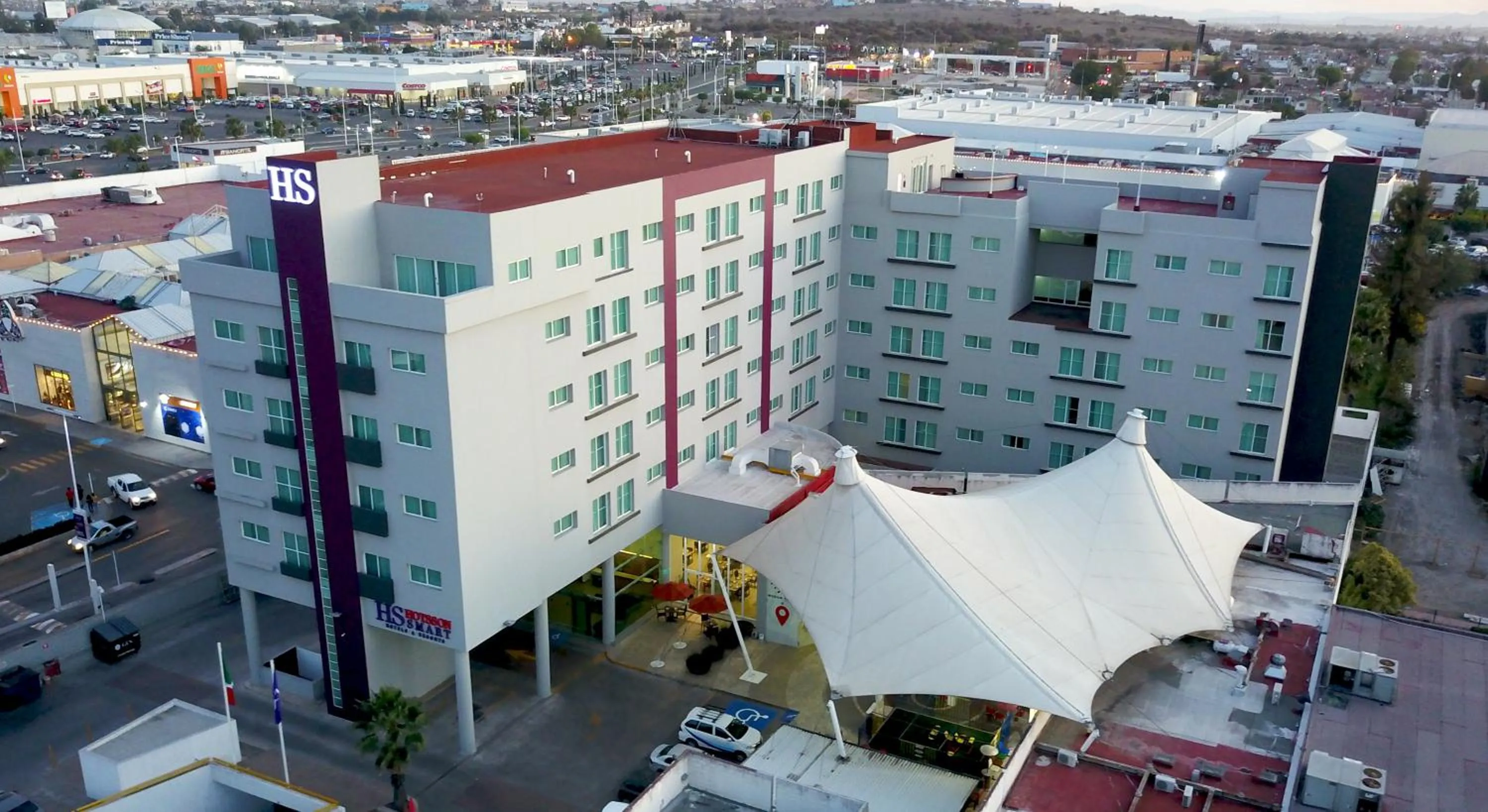 Facade/entrance in HS HOTSSON Smart León Centro Max