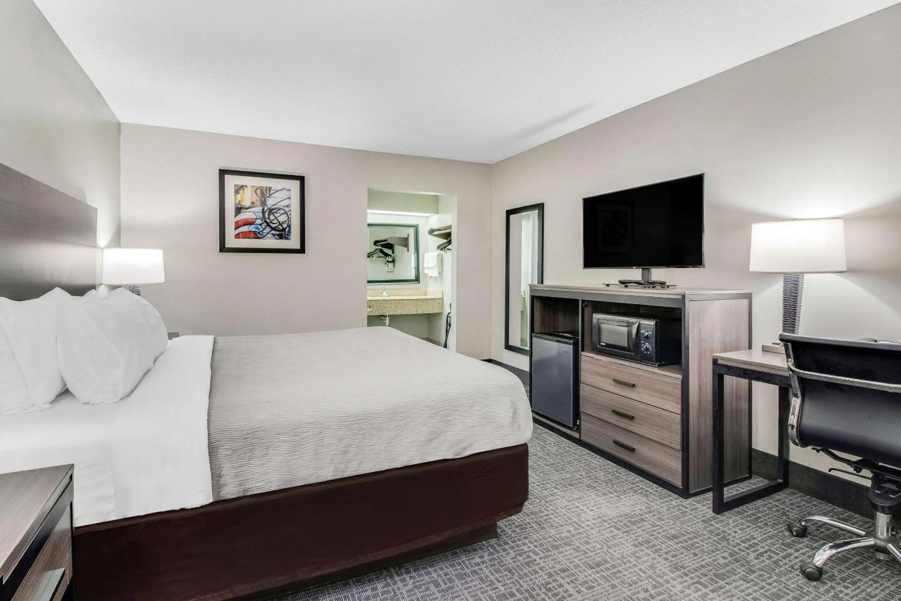 Bedroom, Bed in Quality Inn White House