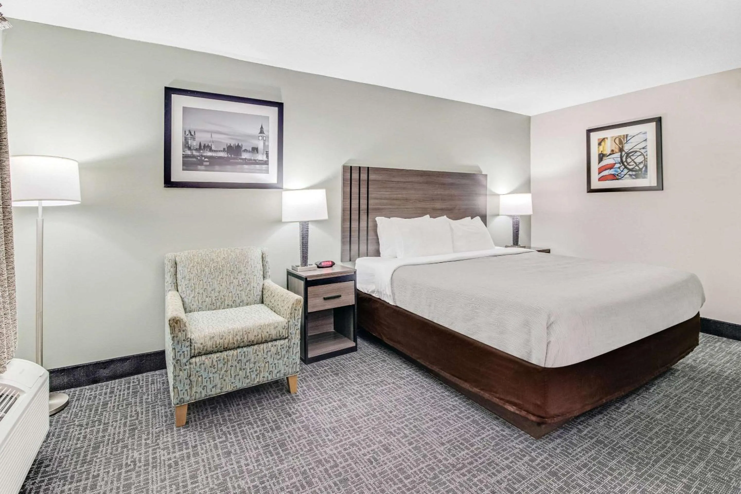 Bedroom, Bed in Quality Inn White House