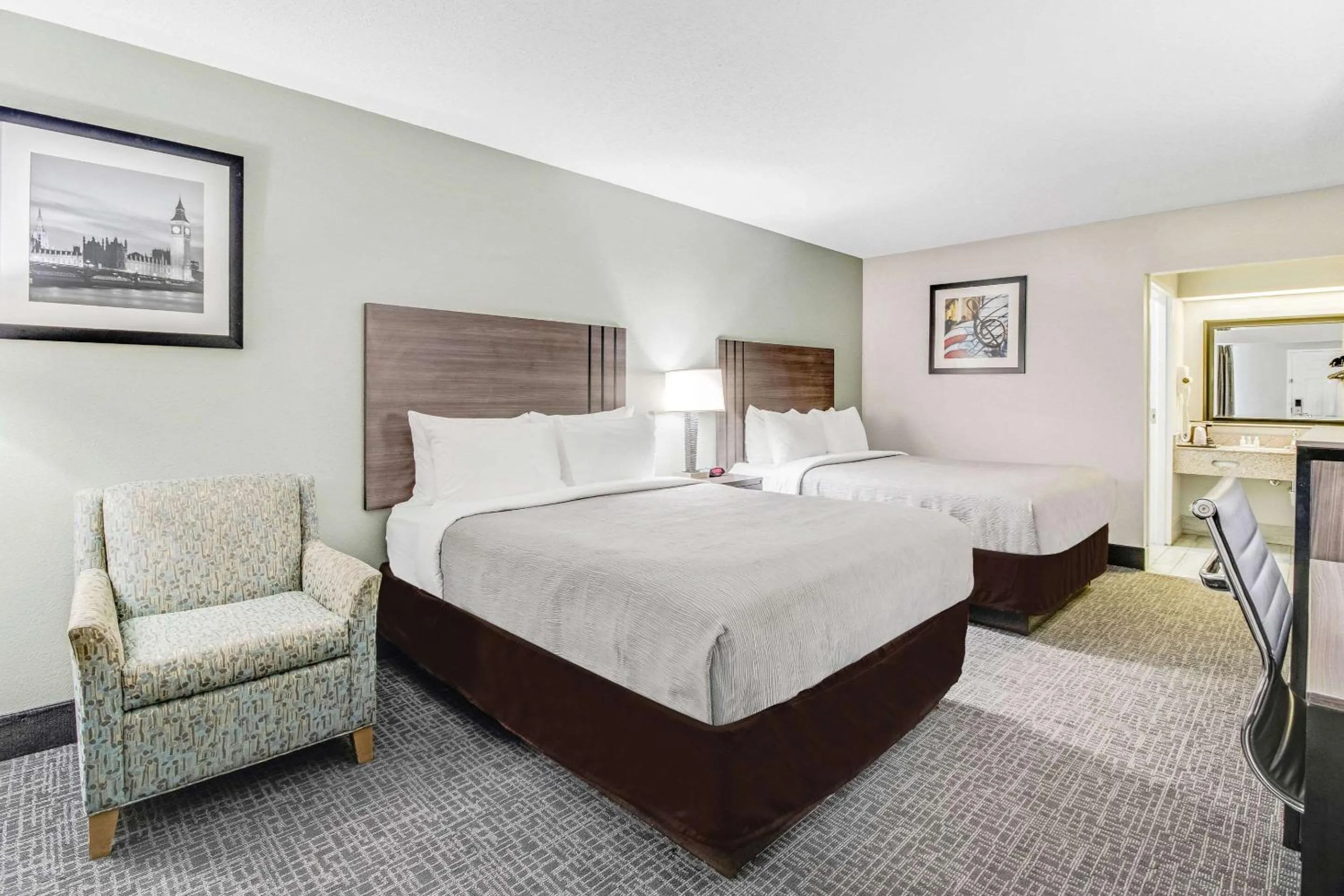 Bedroom, Bed in Quality Inn White House