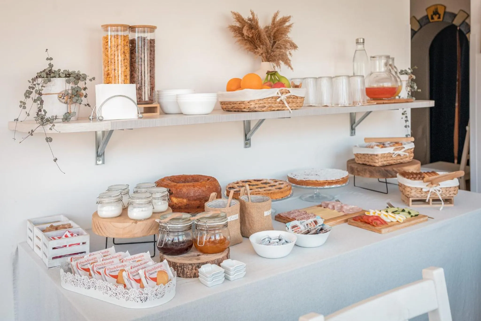 Food and drinks in Sunset B&B