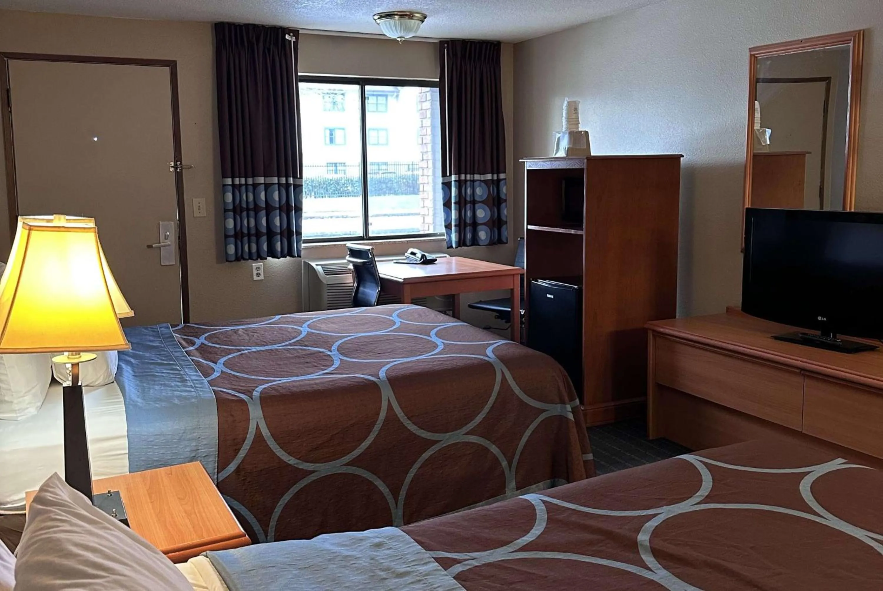 Photo of the whole room, Bed in Super 8 by Wyndham Vancouver East