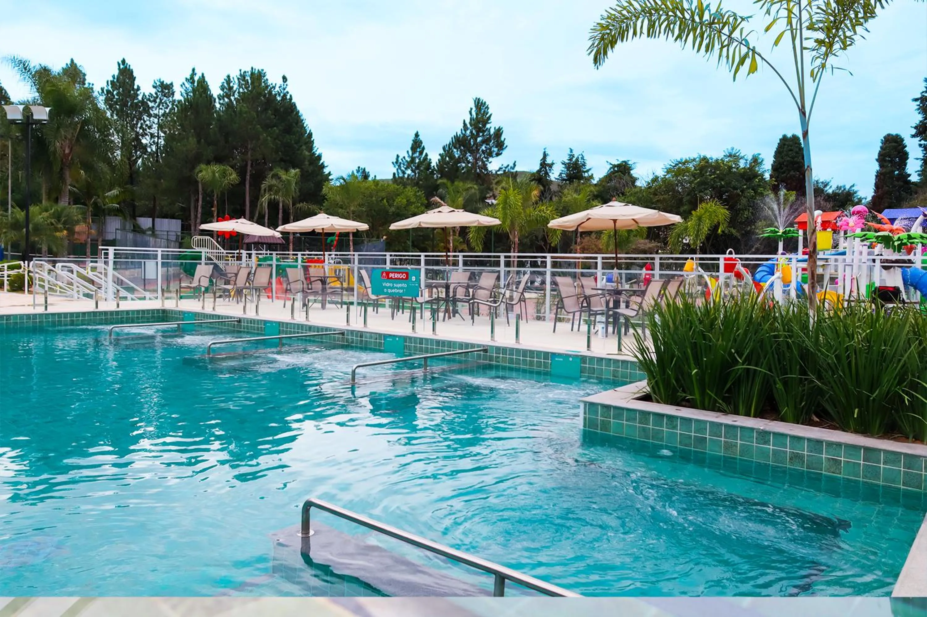 Swimming pool in Hotel Vilage Inn All Inclusive Poços de Caldas By Nacional Inn