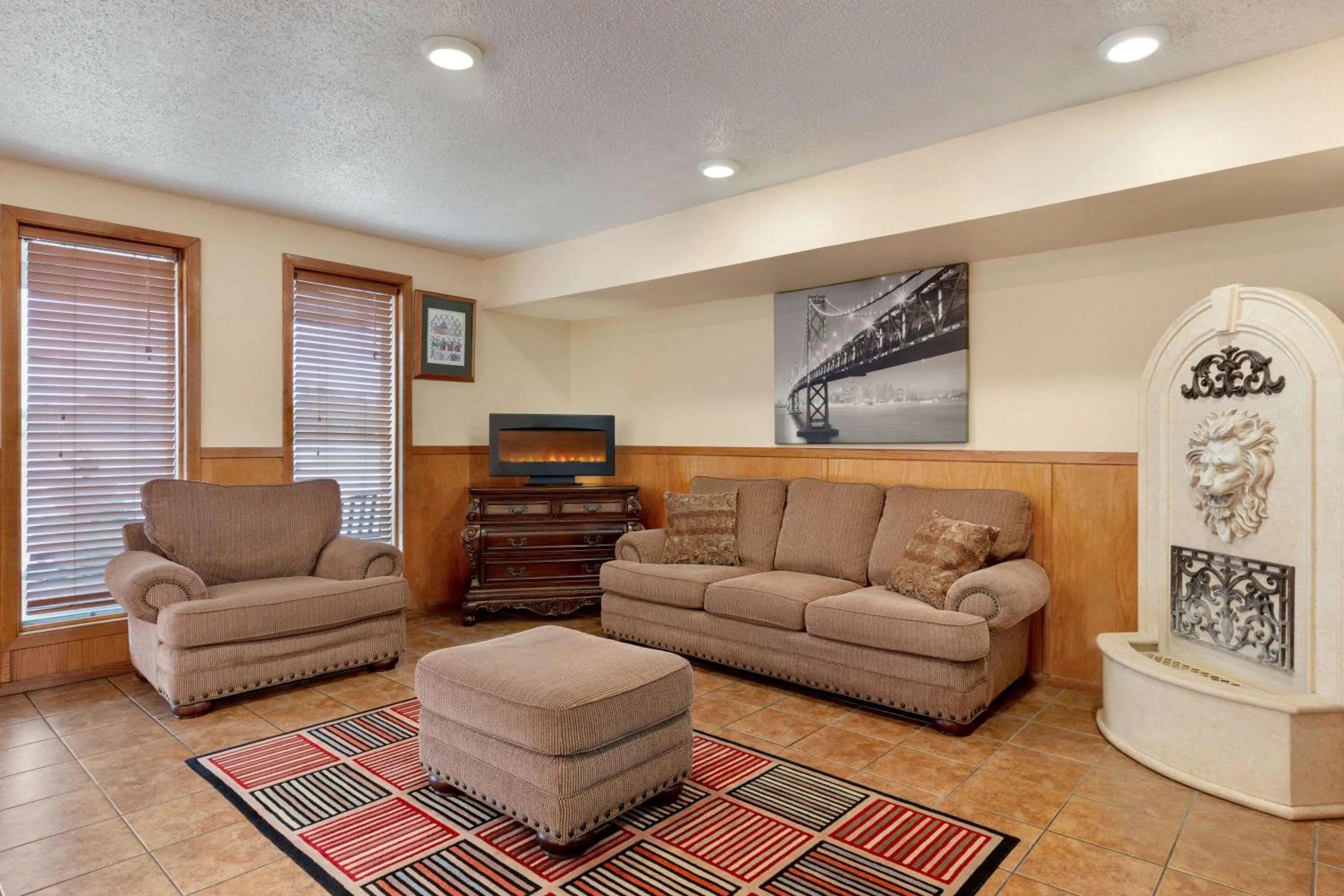 Lobby or reception in Super 8 by Wyndham Waco University Area