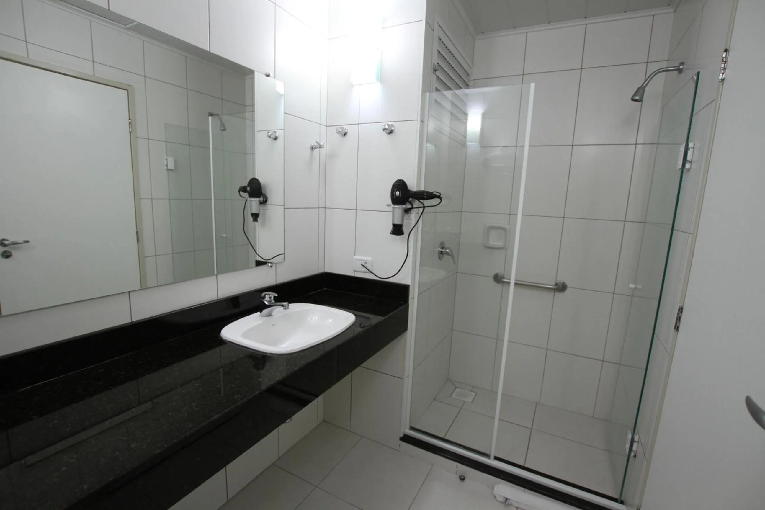 Shower in Hotel Confiance Prime Batel