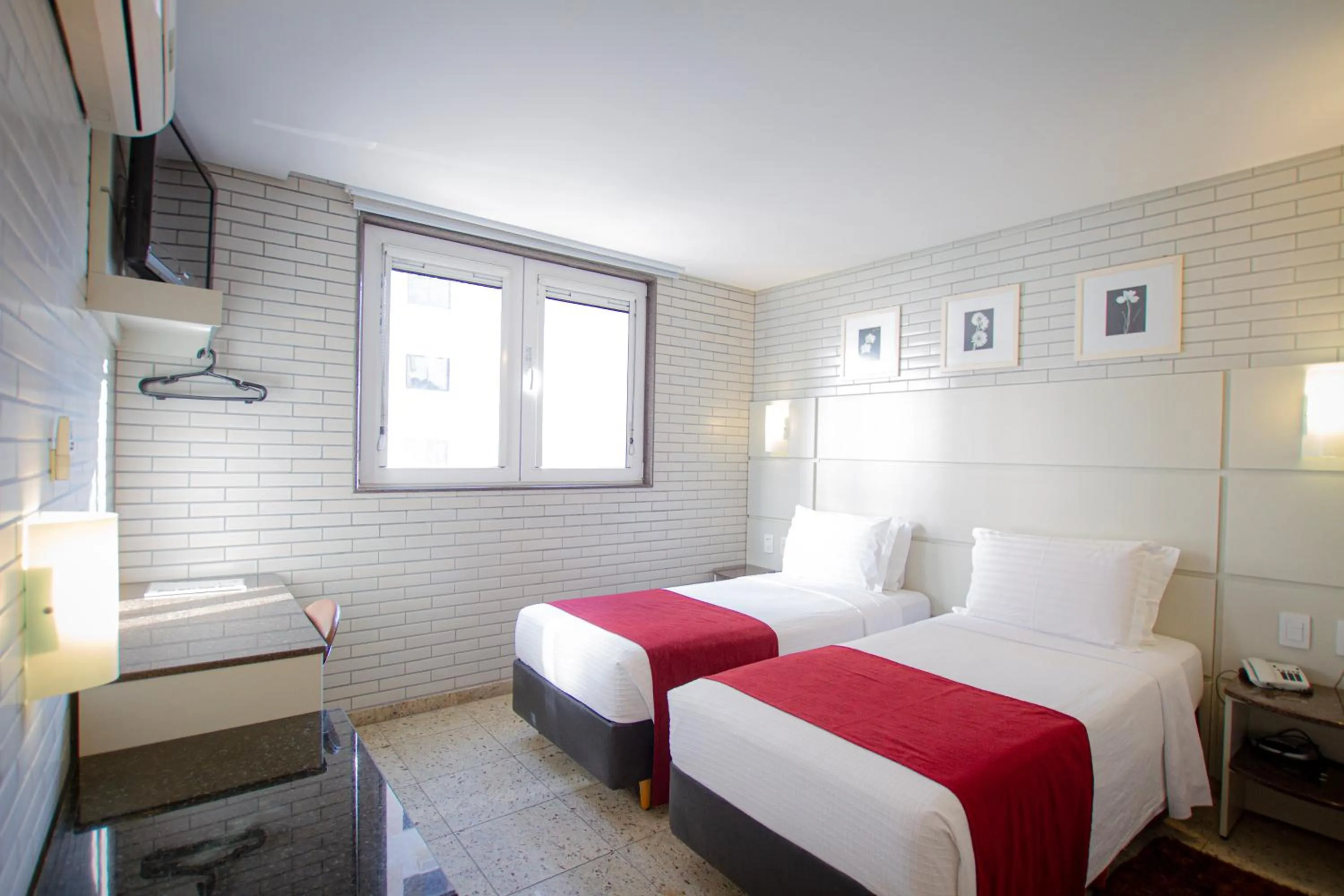 Bedroom, Bed in Hotel Confiance Prime Batel