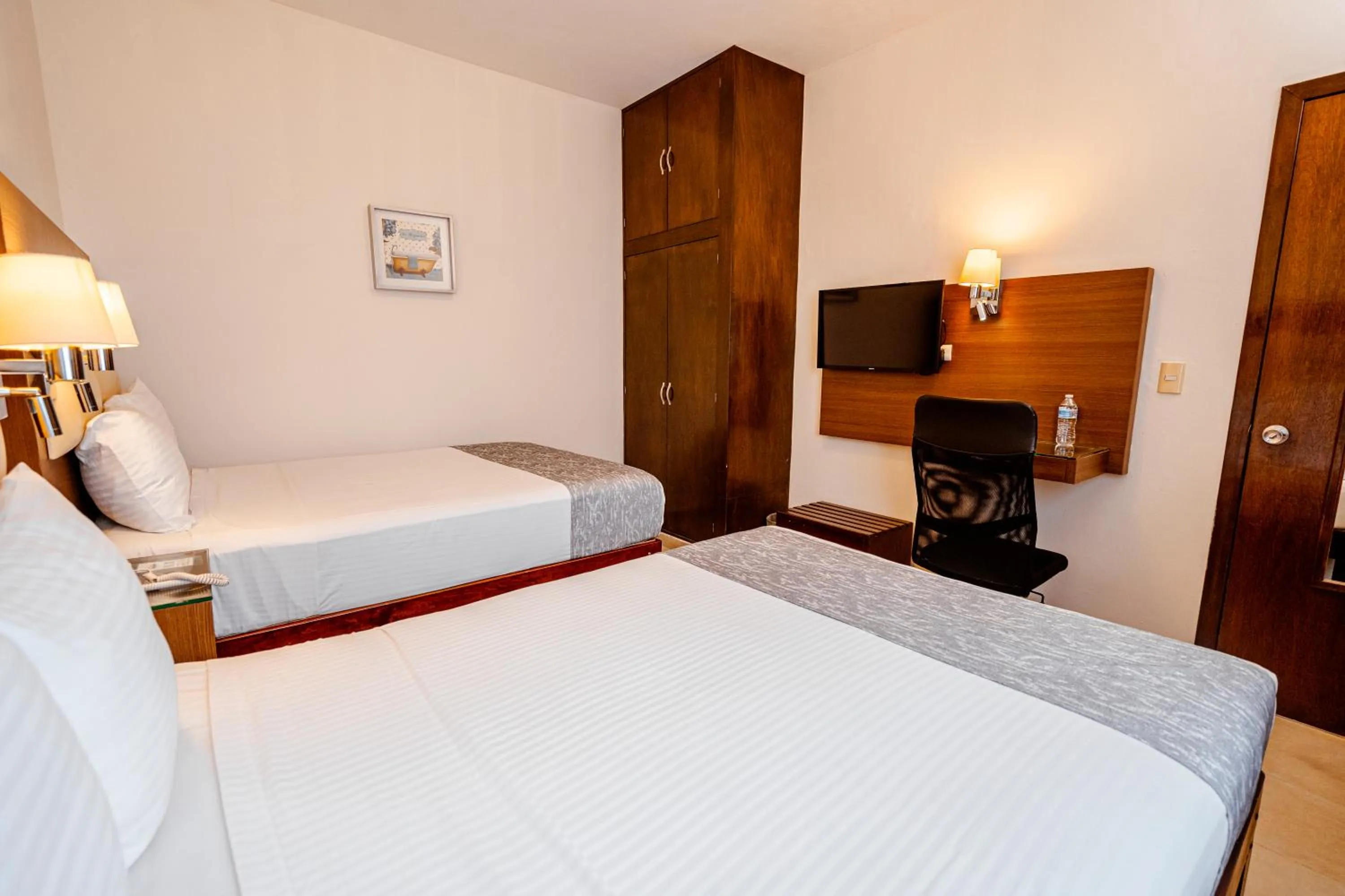 Photo of the whole room, Bed in Hotel San Miguel, en el Centro - Desayuno Incluido