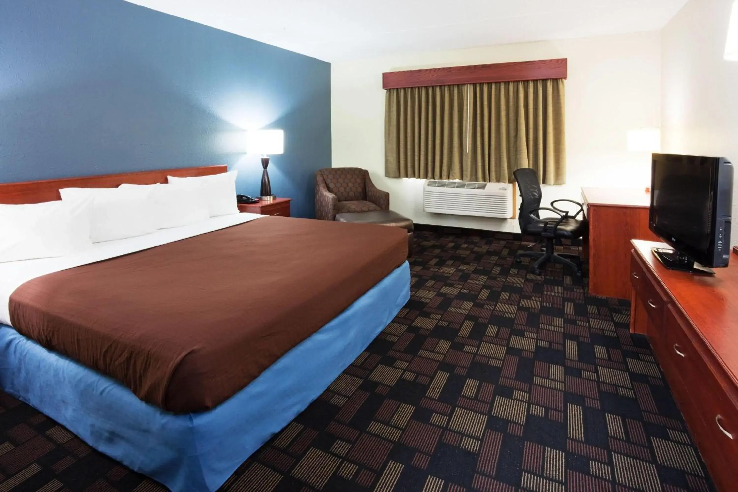 King Room - Non-Smoking in AmericInn by Wyndham Austin King Room - Non-Smoking in AmericInn by Wyndham Austin