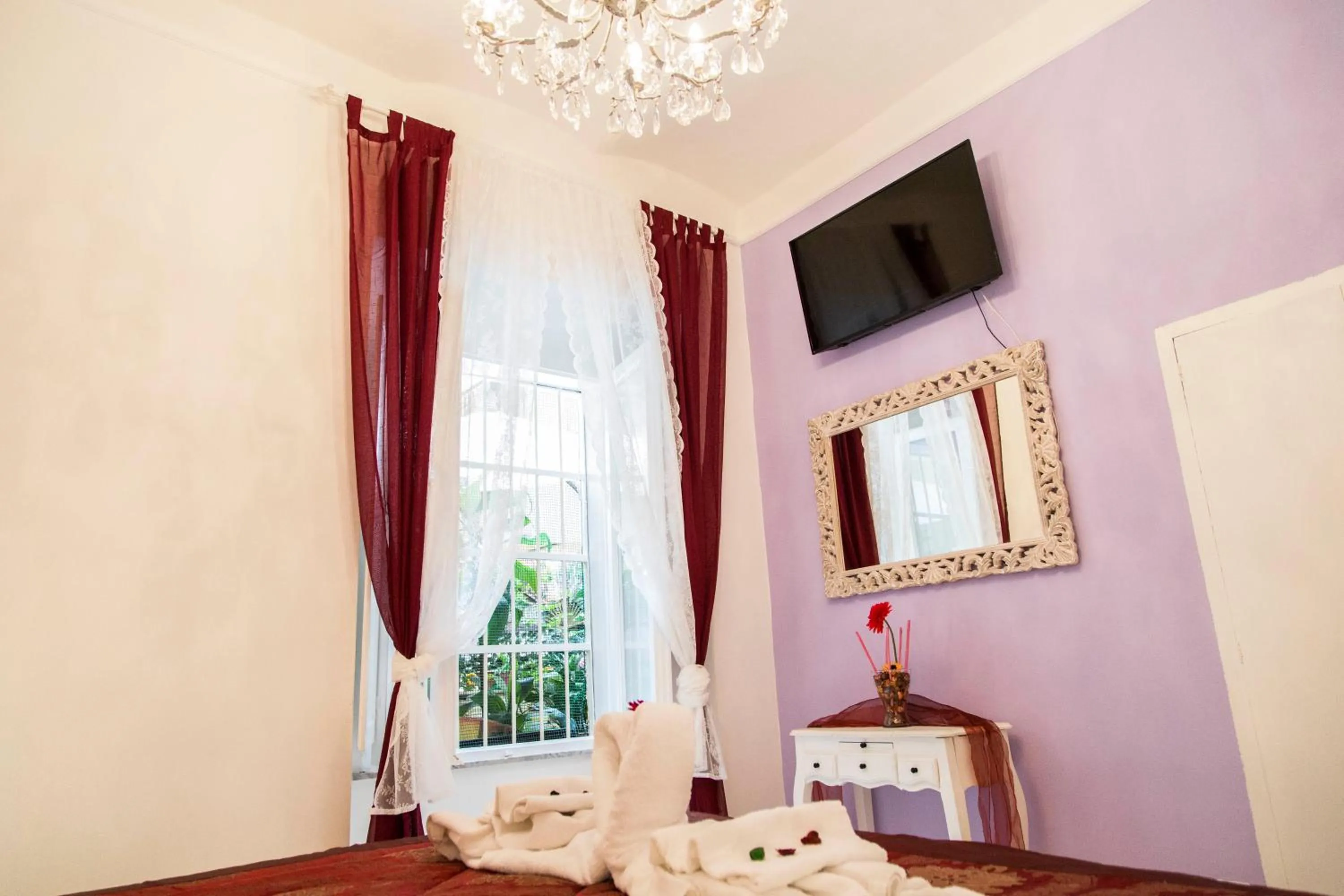 Photo of the whole room in Royal Vatican