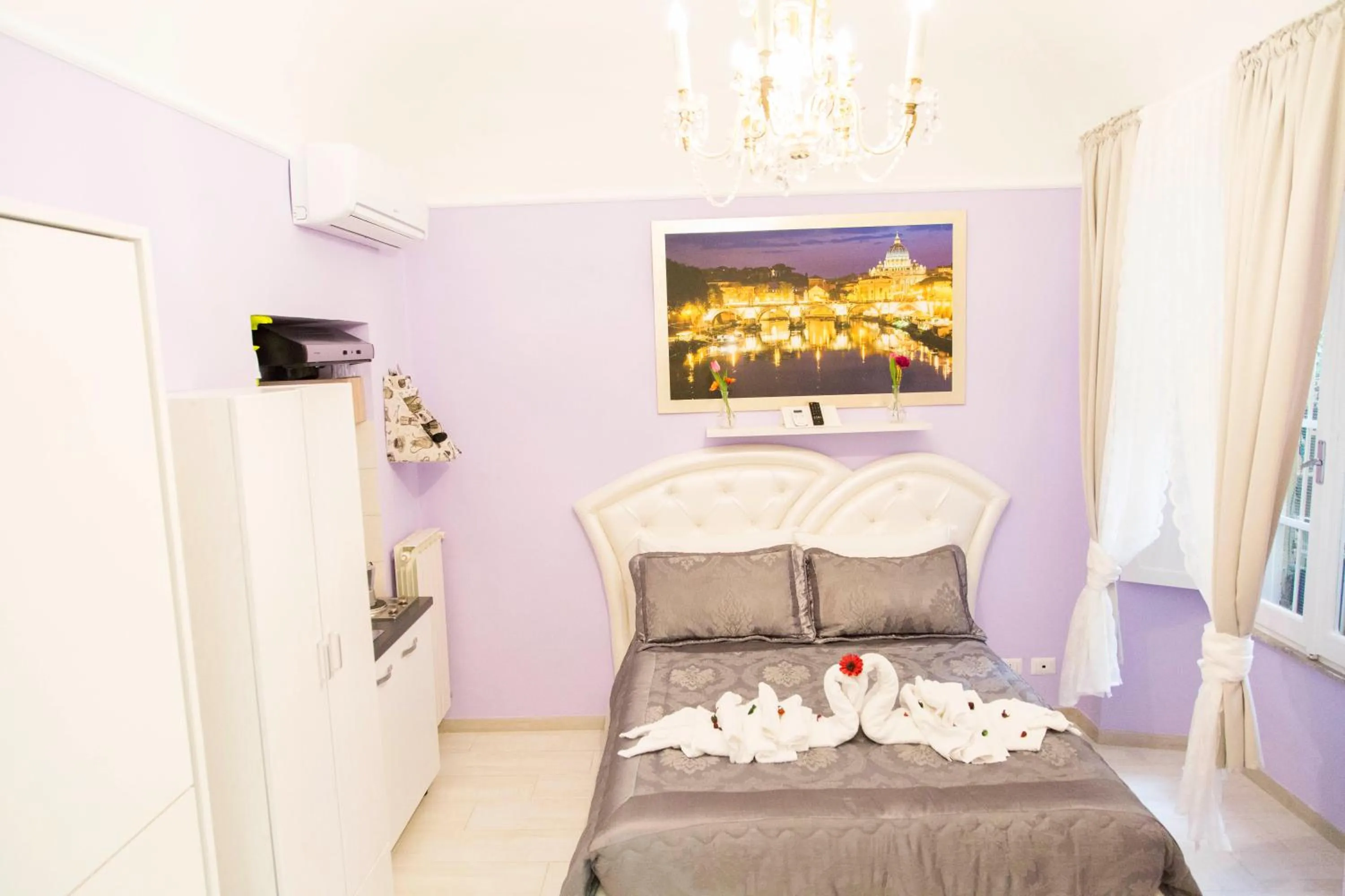 Bed in Royal Vatican