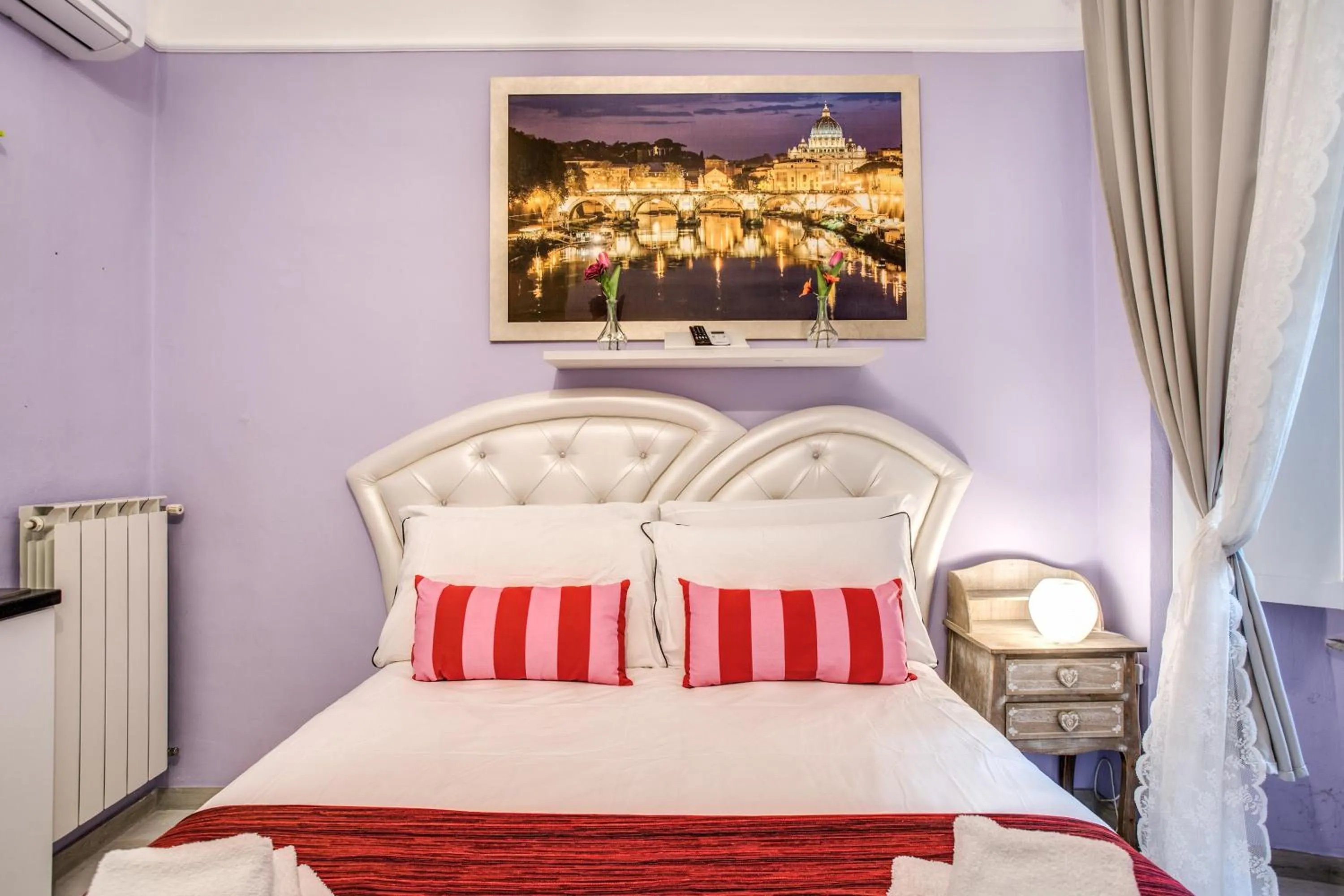 Bed in Royal Vatican