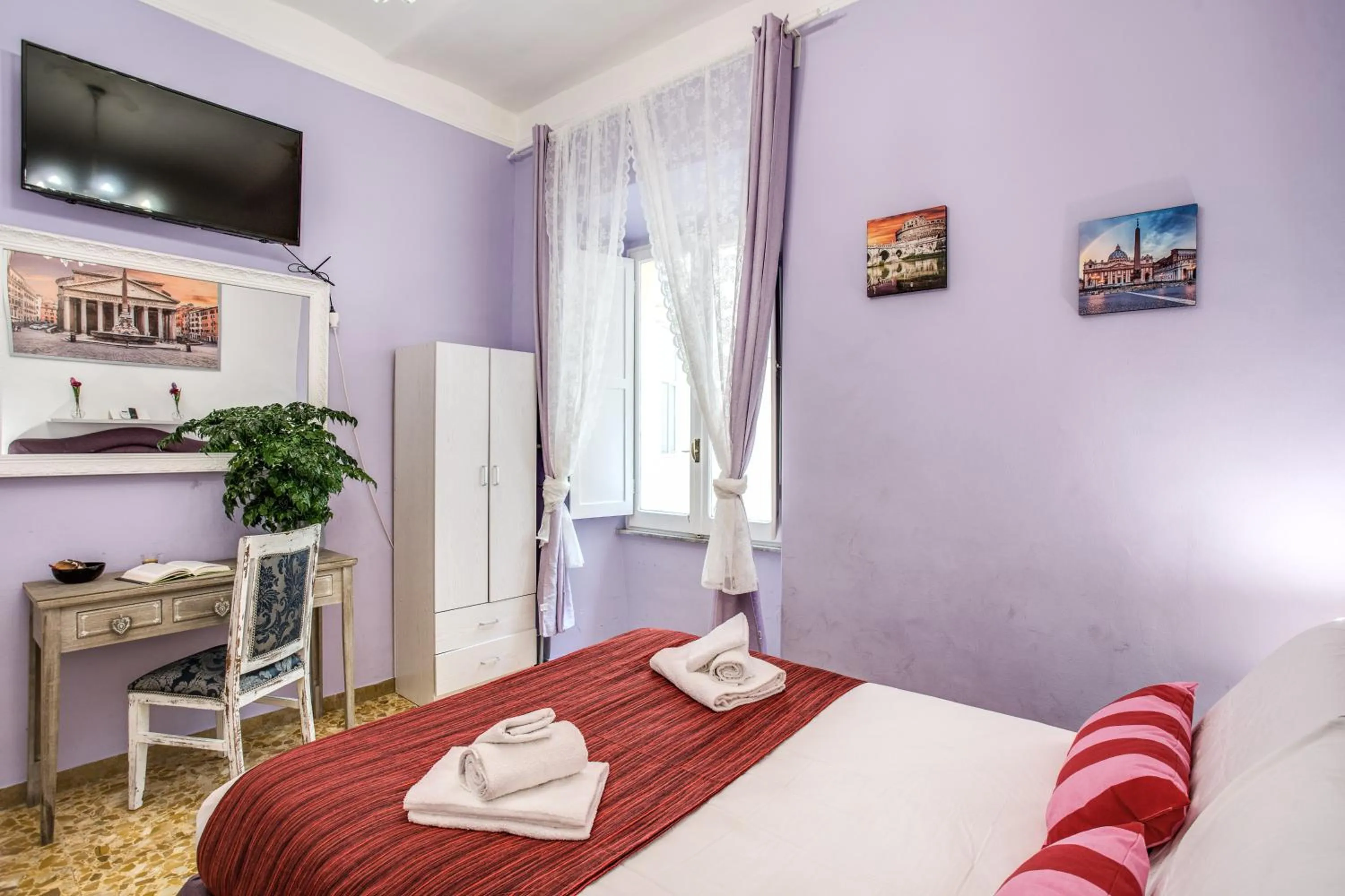 Bed in Royal Vatican