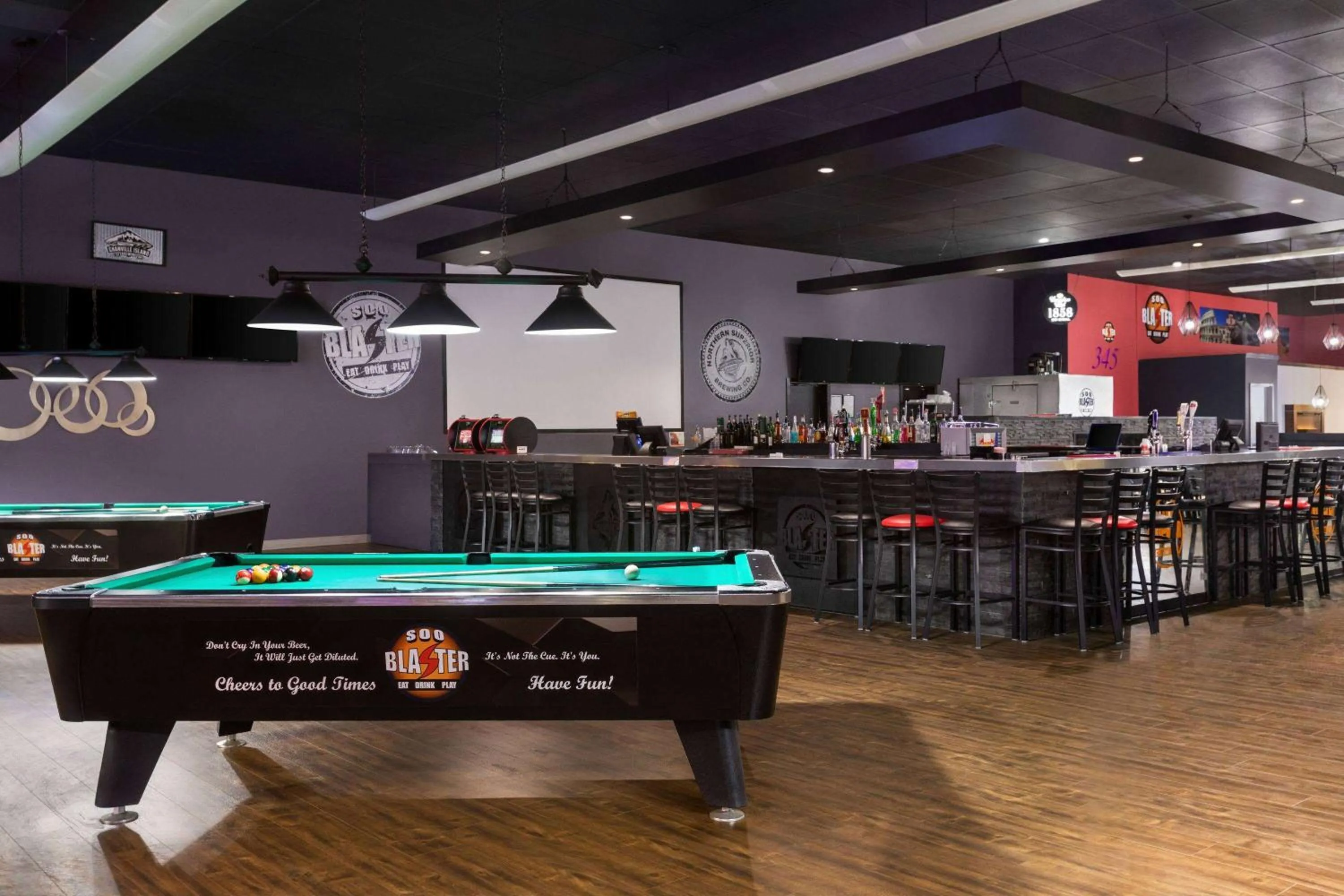 Restaurant/places to eat in Days Inn & Suites by Wyndham Sault Ste. Marie ON