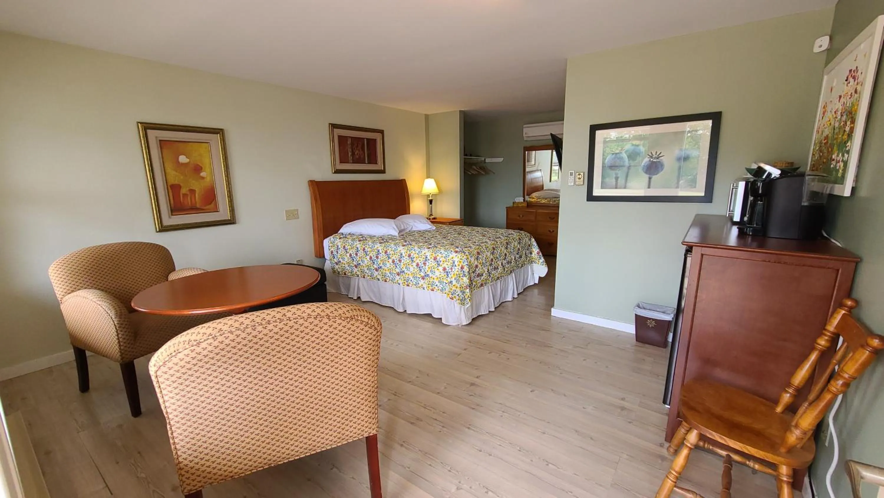 Bed in Bouctouche Bay Inn