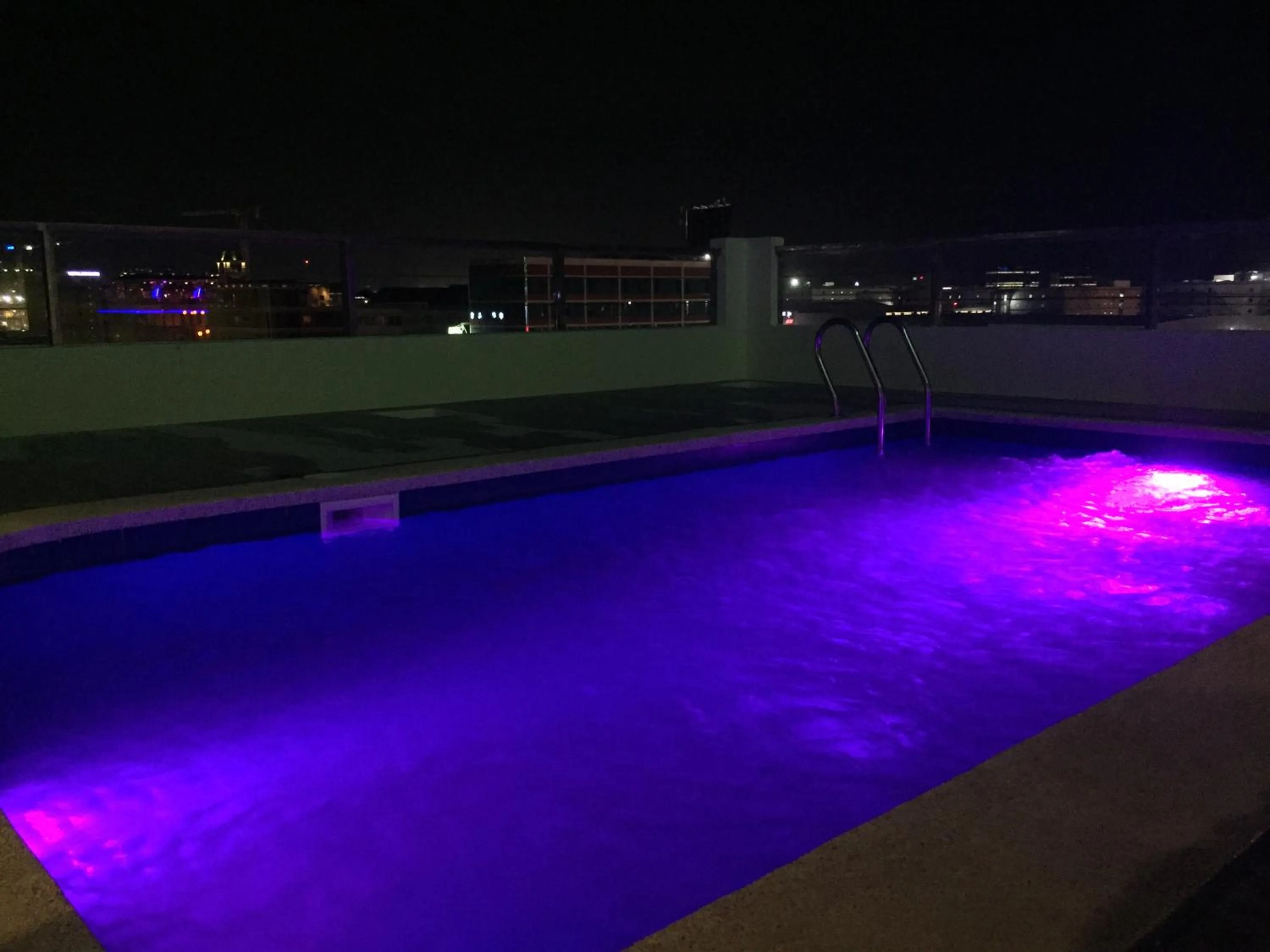 Swimming pool in Dalian Peak Hotel