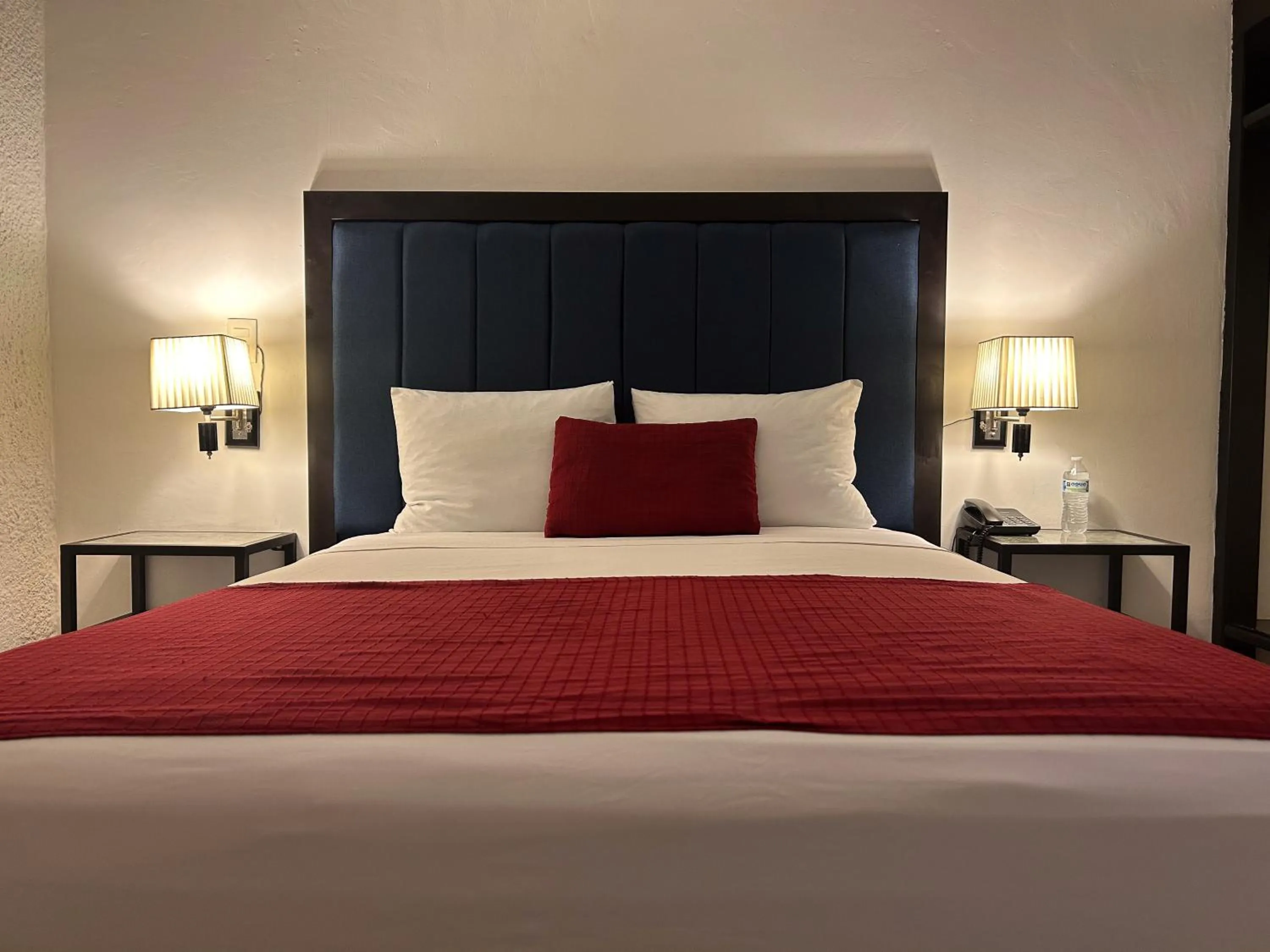 Photo of the whole room, Bed in Choco's Hotel