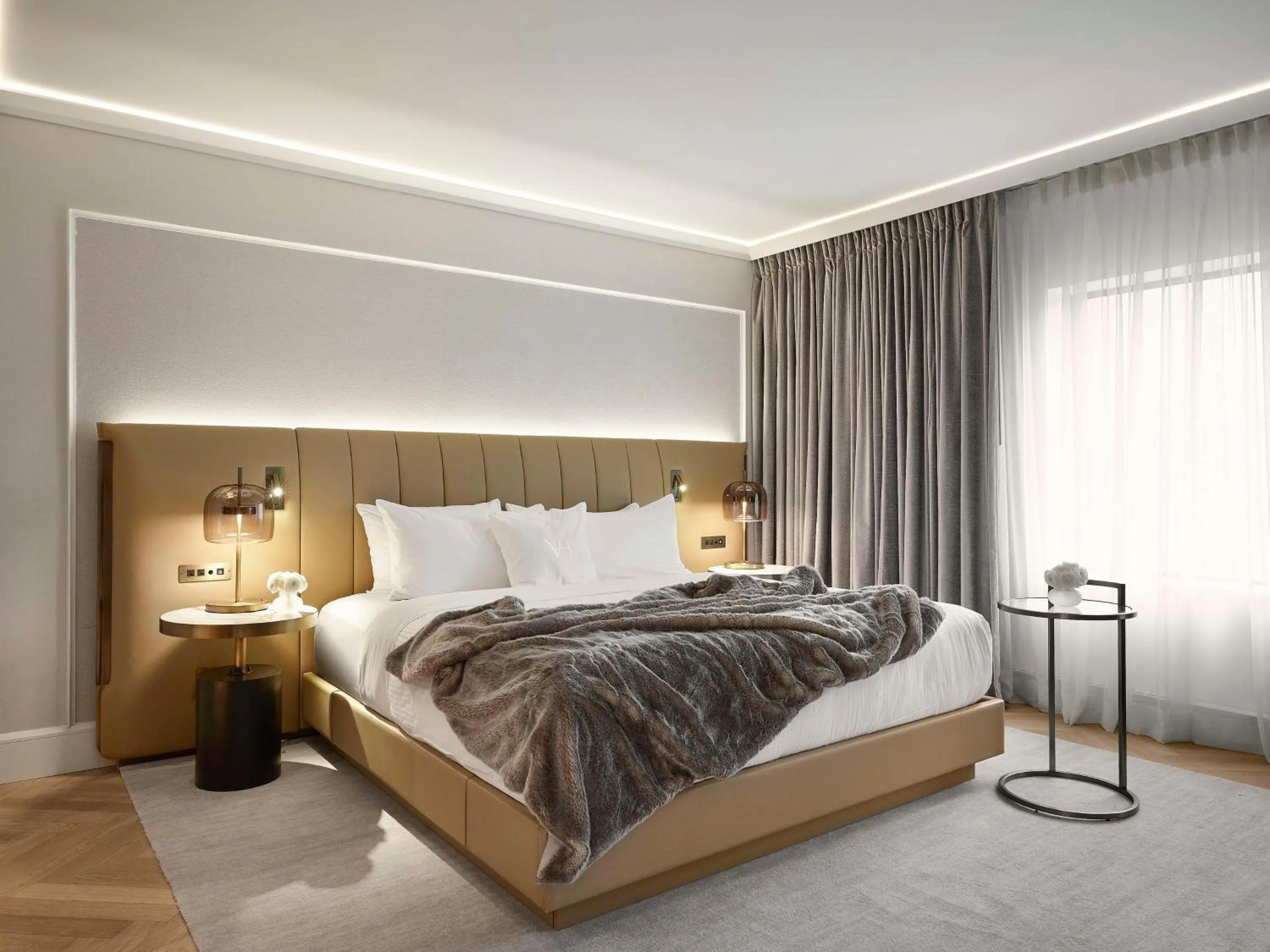 Bed in Vogue Hotel Montreal Downtown, Curio Collection by Hilton