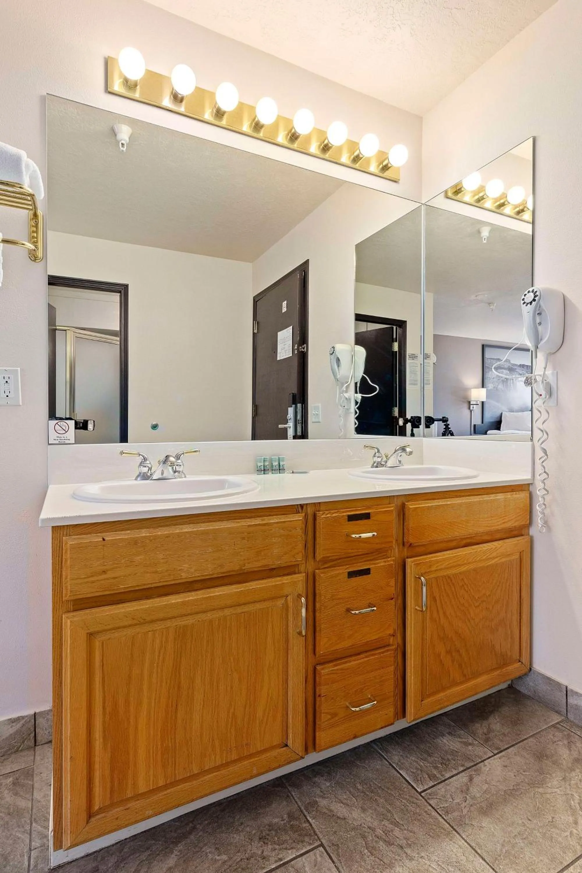 Bathroom in SureStay Hotel by Best Western Twin Falls