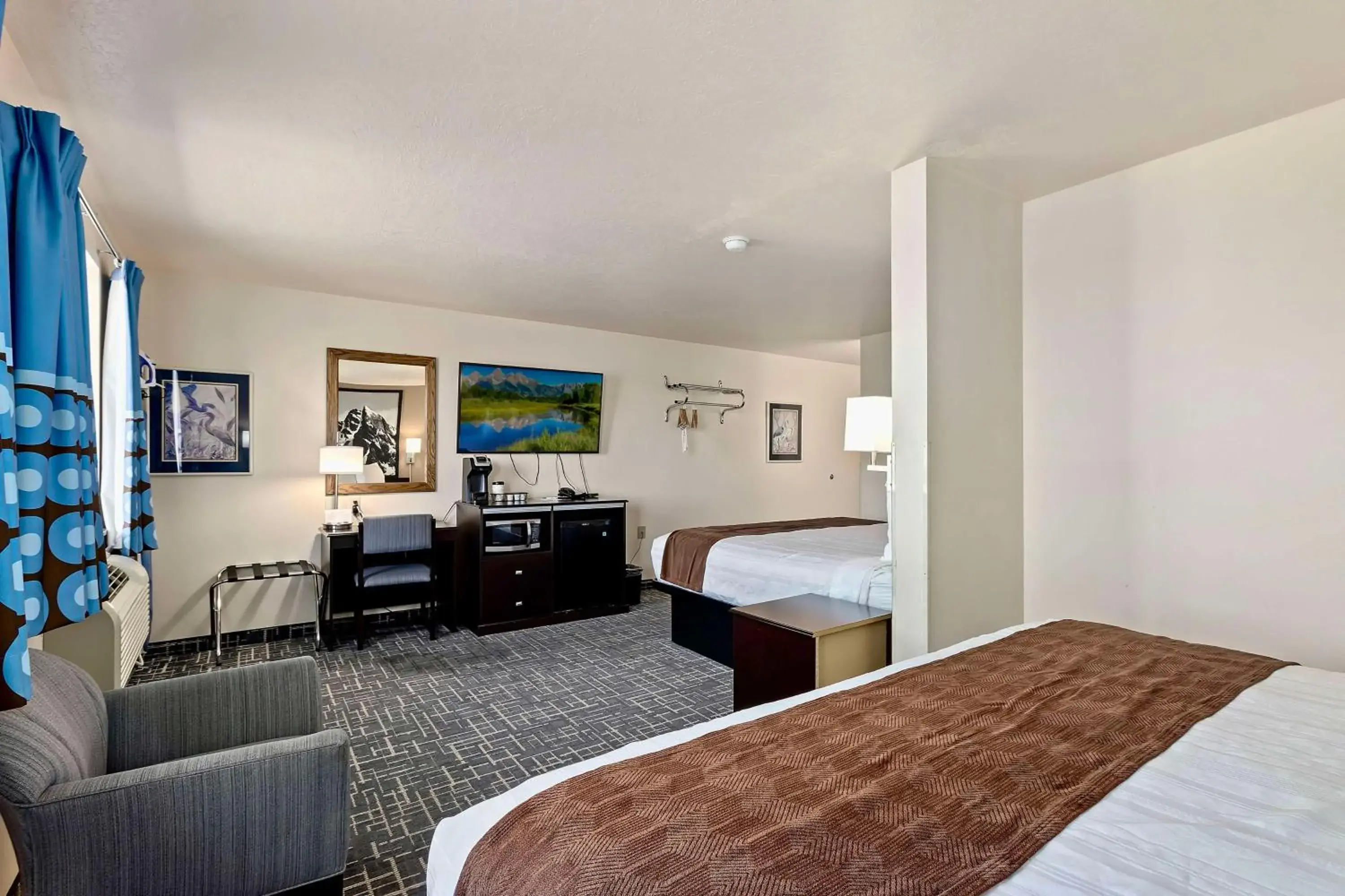 King Room with Two King Beds in SureStay Hotel by Best Western Twin Falls King Room with Two King Beds in SureStay Hotel by Best Western Twin Falls