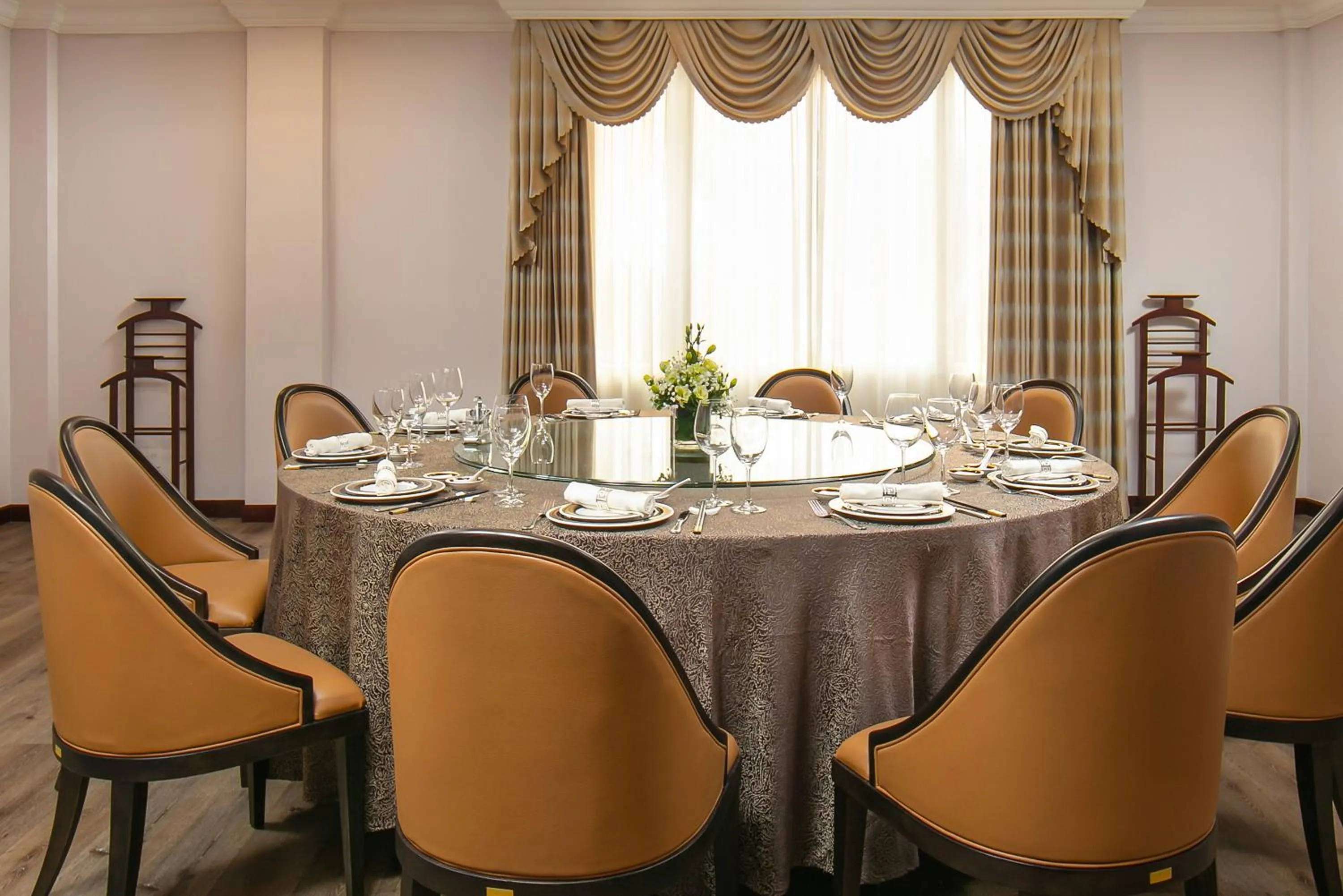 Restaurant/places to eat in Nam Cuong Hai Duong Hotel