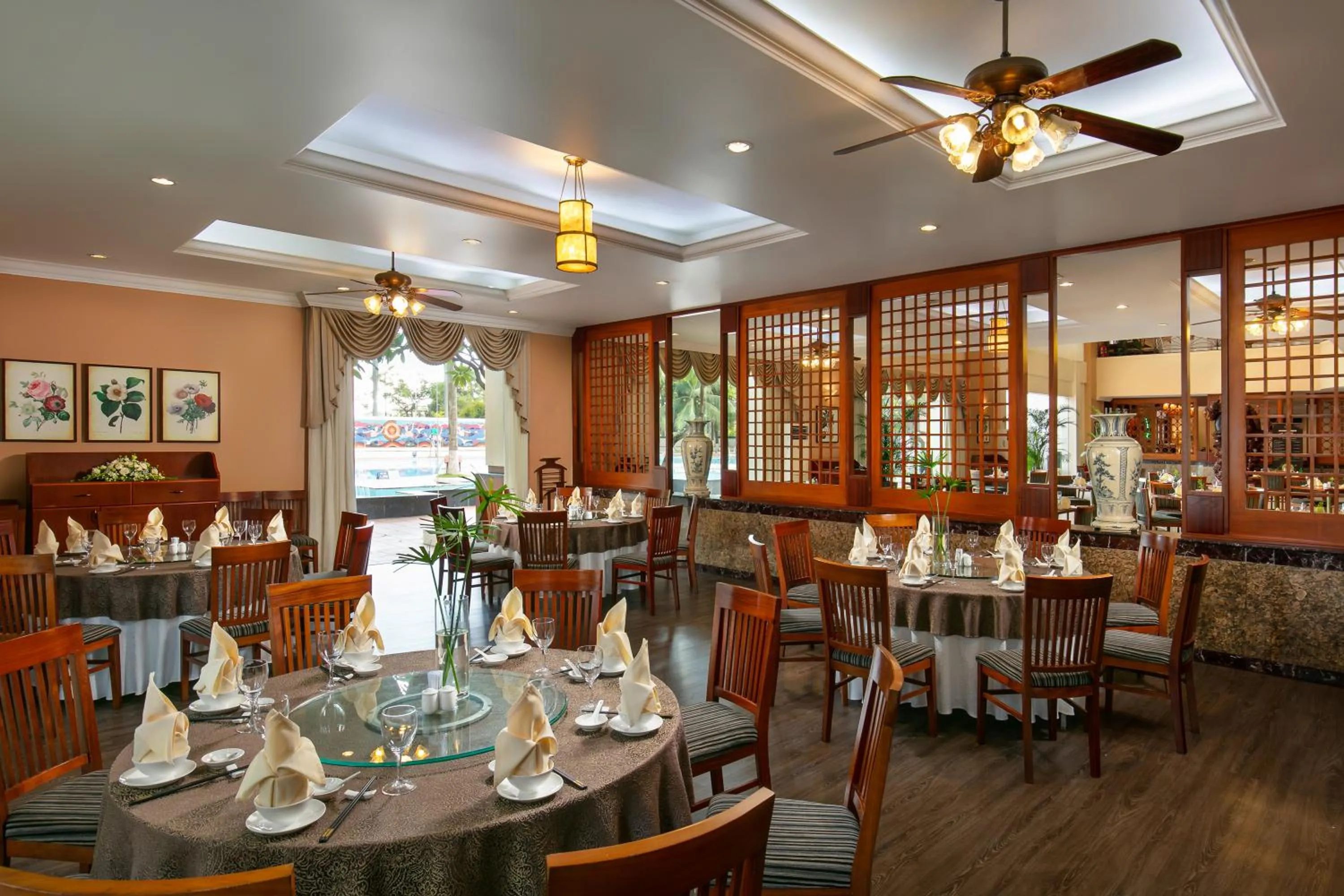 Restaurant/places to eat in Nam Cuong Hai Duong Hotel