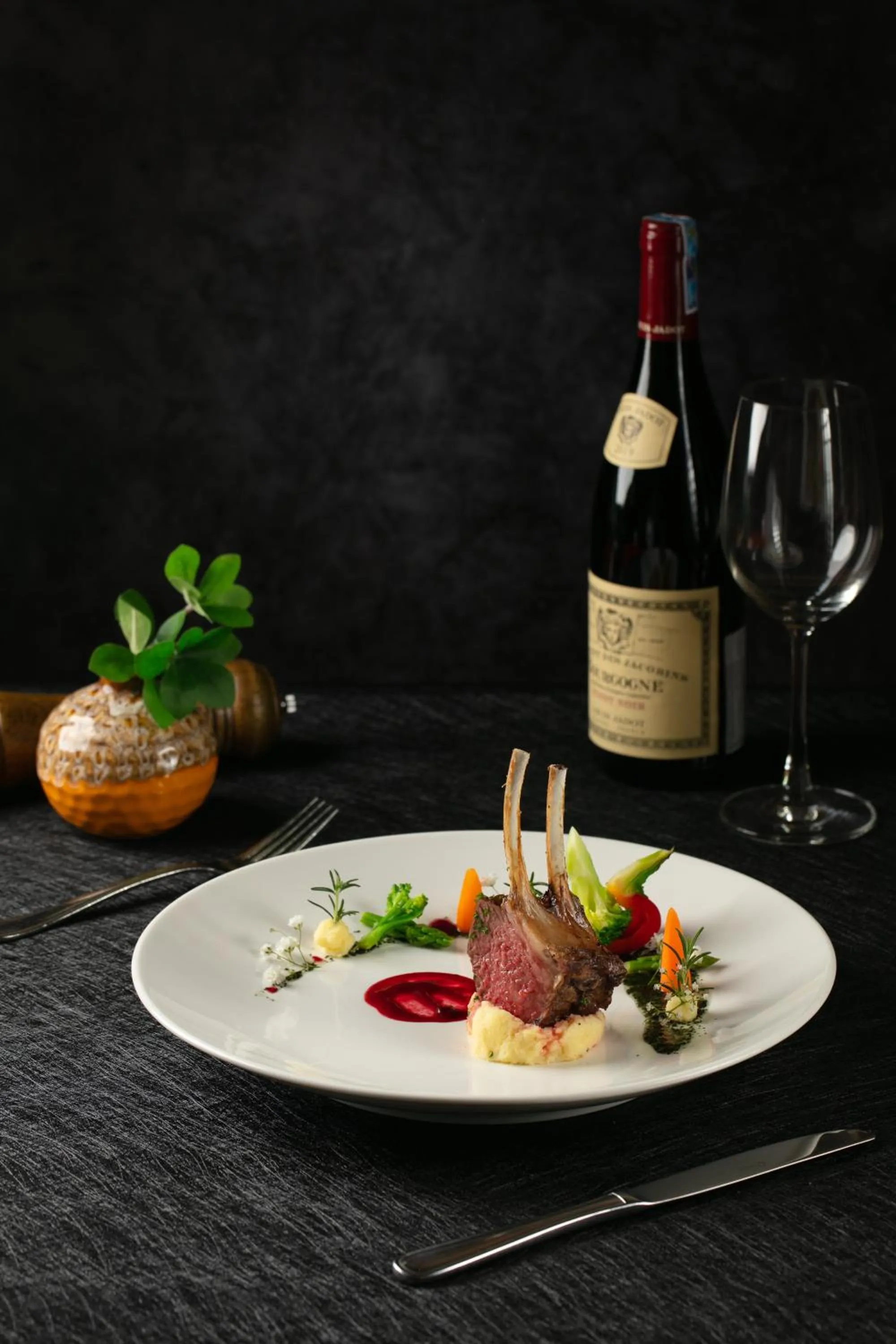 Food and drinks in Nam Cuong Hai Duong Hotel